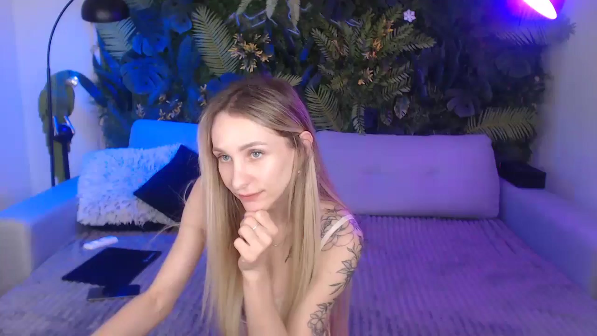 Gallery image thumbnail from Horny_Blond's myfreecams stream on, 11/20/2024, 10:34 image 20 of 20