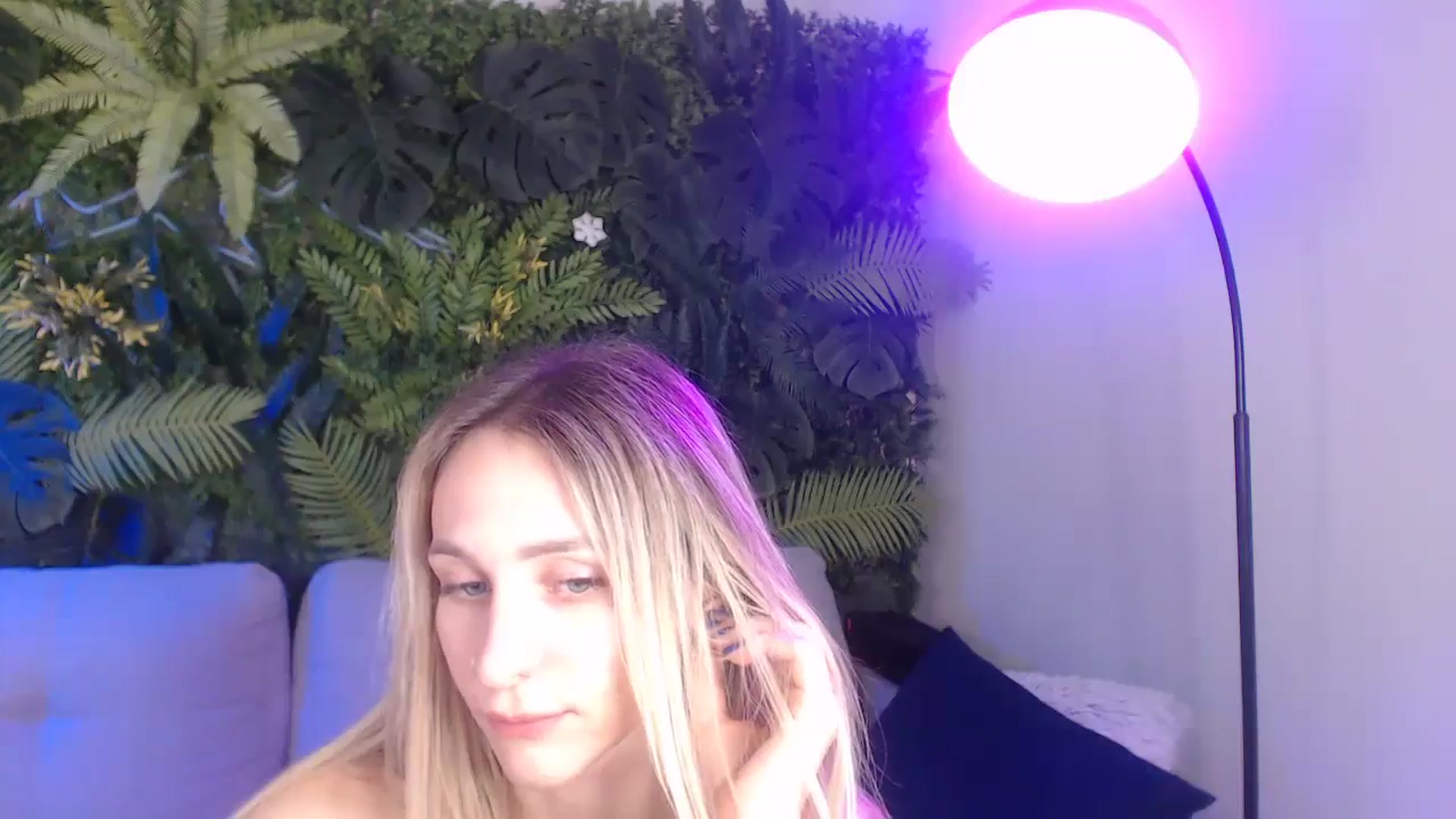 Gallery image thumbnail from Horny_Blond's myfreecams stream on, 11/20/2024, 14:51 image 12 of 20