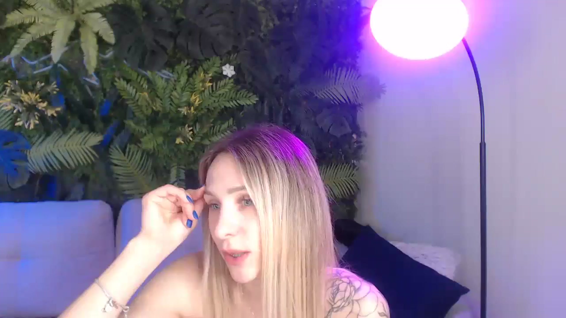 Gallery image thumbnail from Horny_Blond's myfreecams stream on, 11/20/2024, 14:51 image 15 of 20