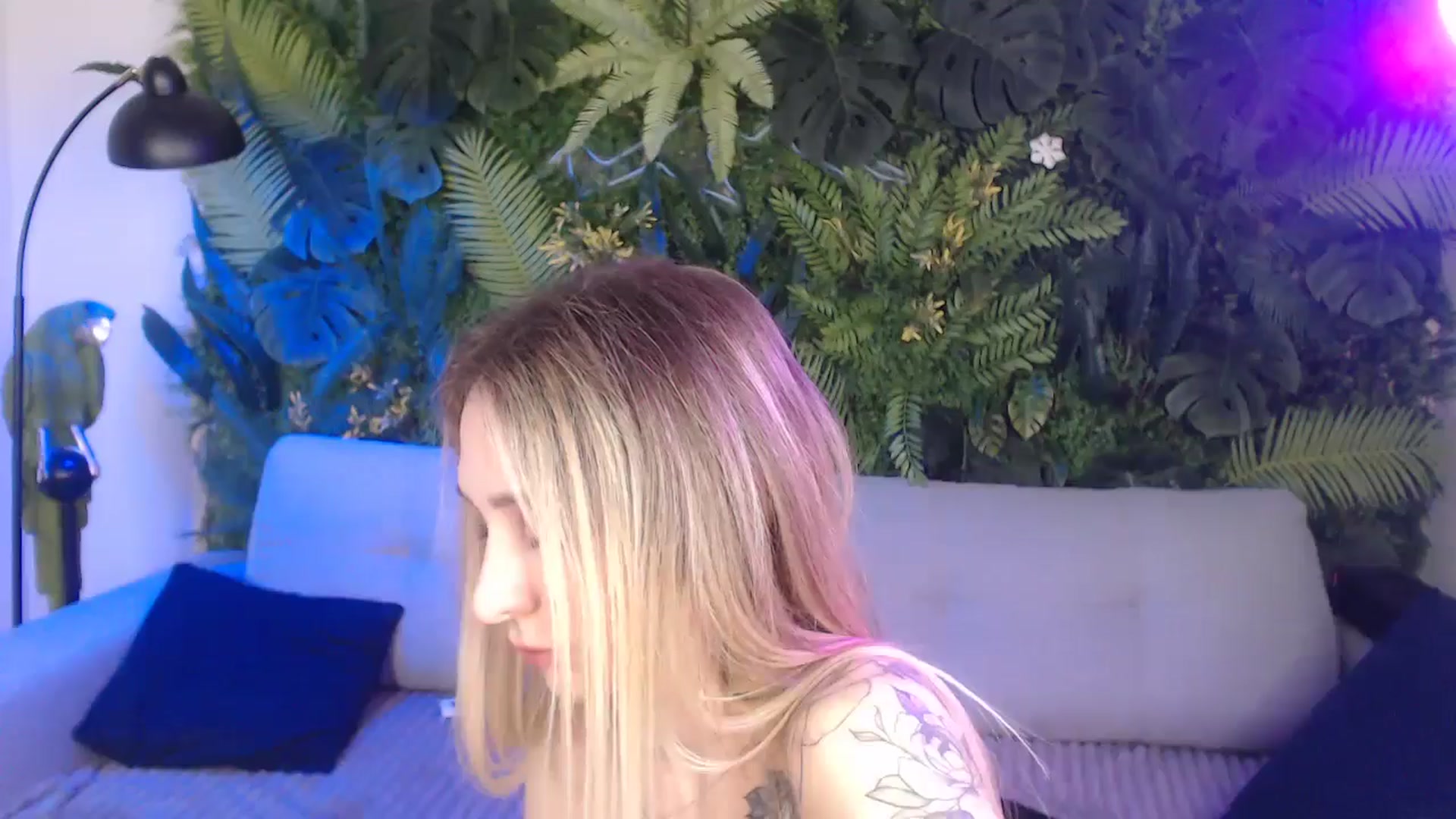 Gallery image thumbnail from Horny_Blond's myfreecams stream on, 11/20/2024, 14:51 image 18 of 20