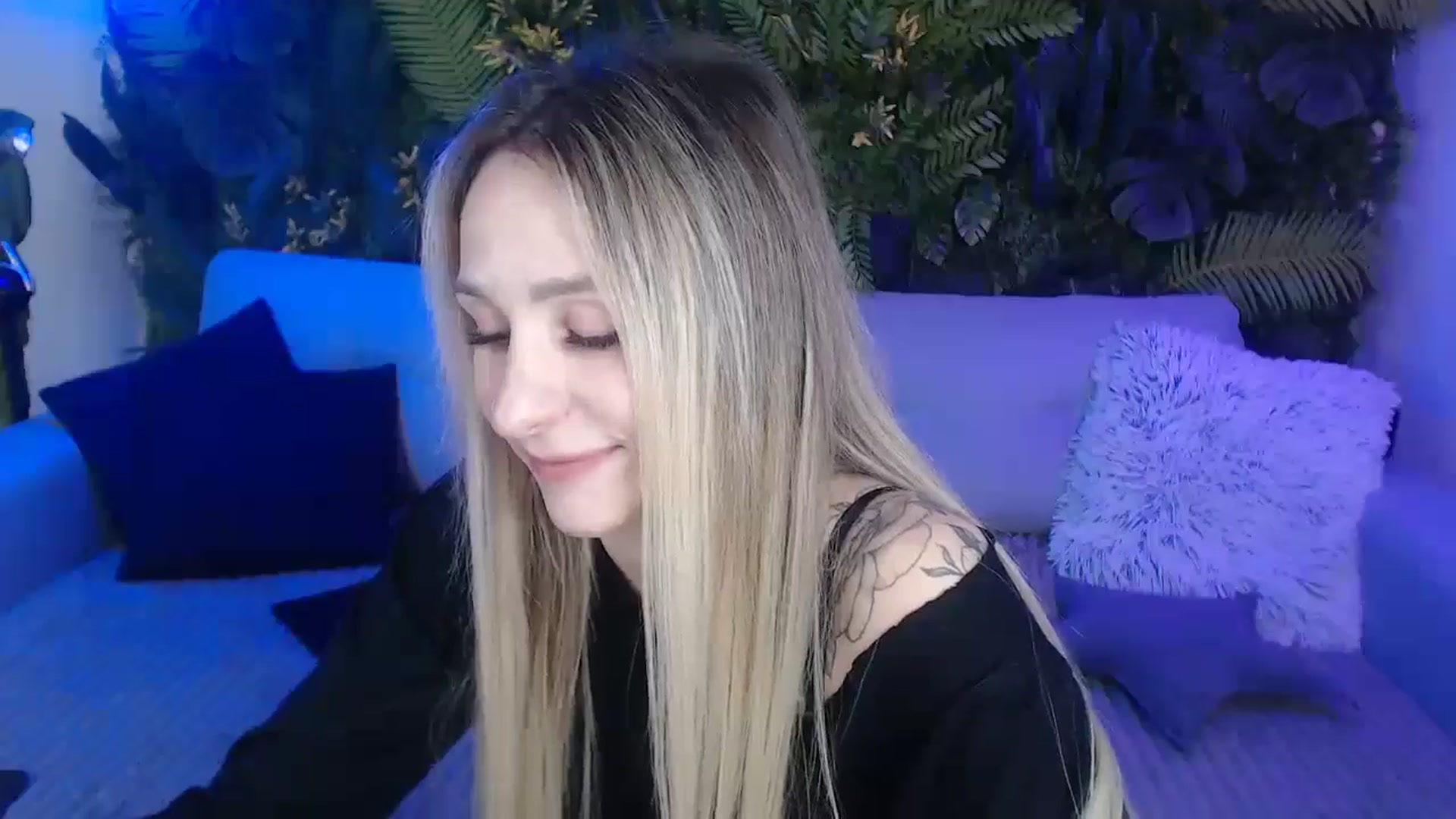 Gallery image thumbnail from Horny_Blond's myfreecams stream on, 11/23/2024, 09:56 image 10 of 20
