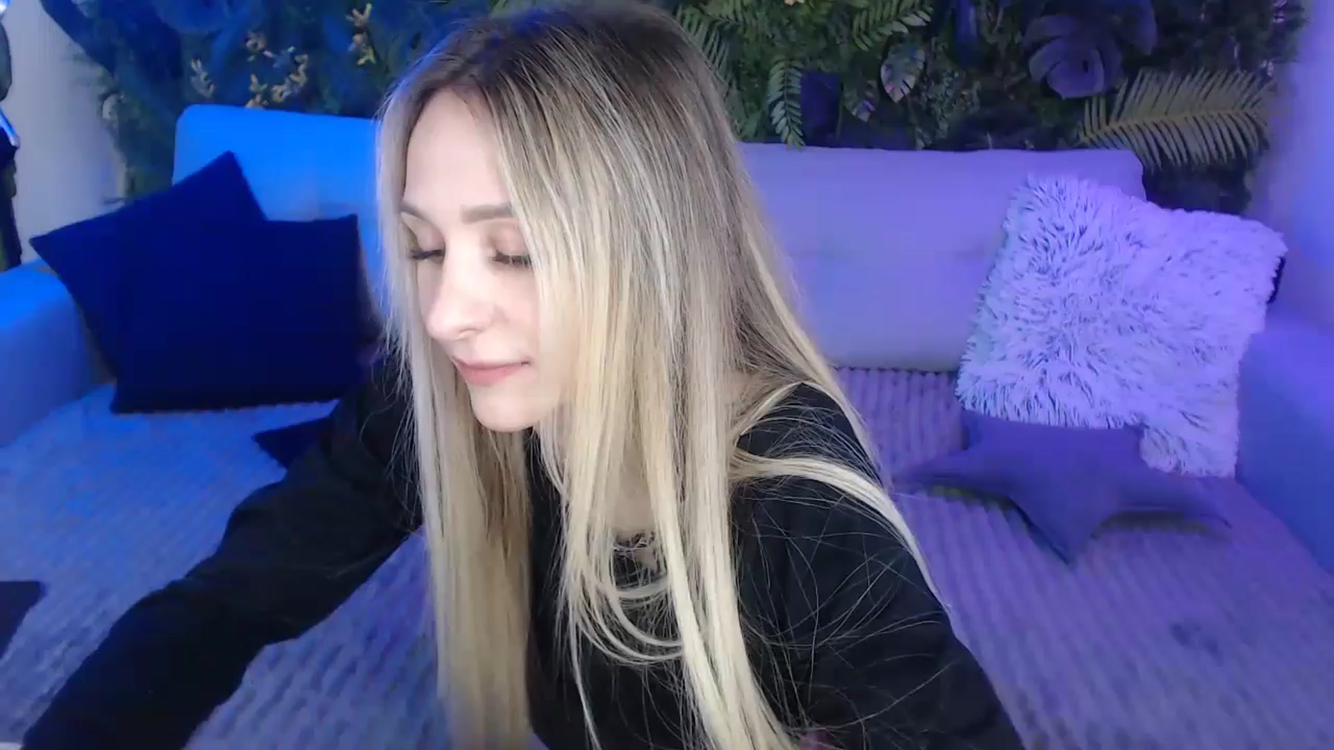 Gallery image thumbnail from Horny_Blond's myfreecams stream on, 11/23/2024, 09:56 image 8 of 20