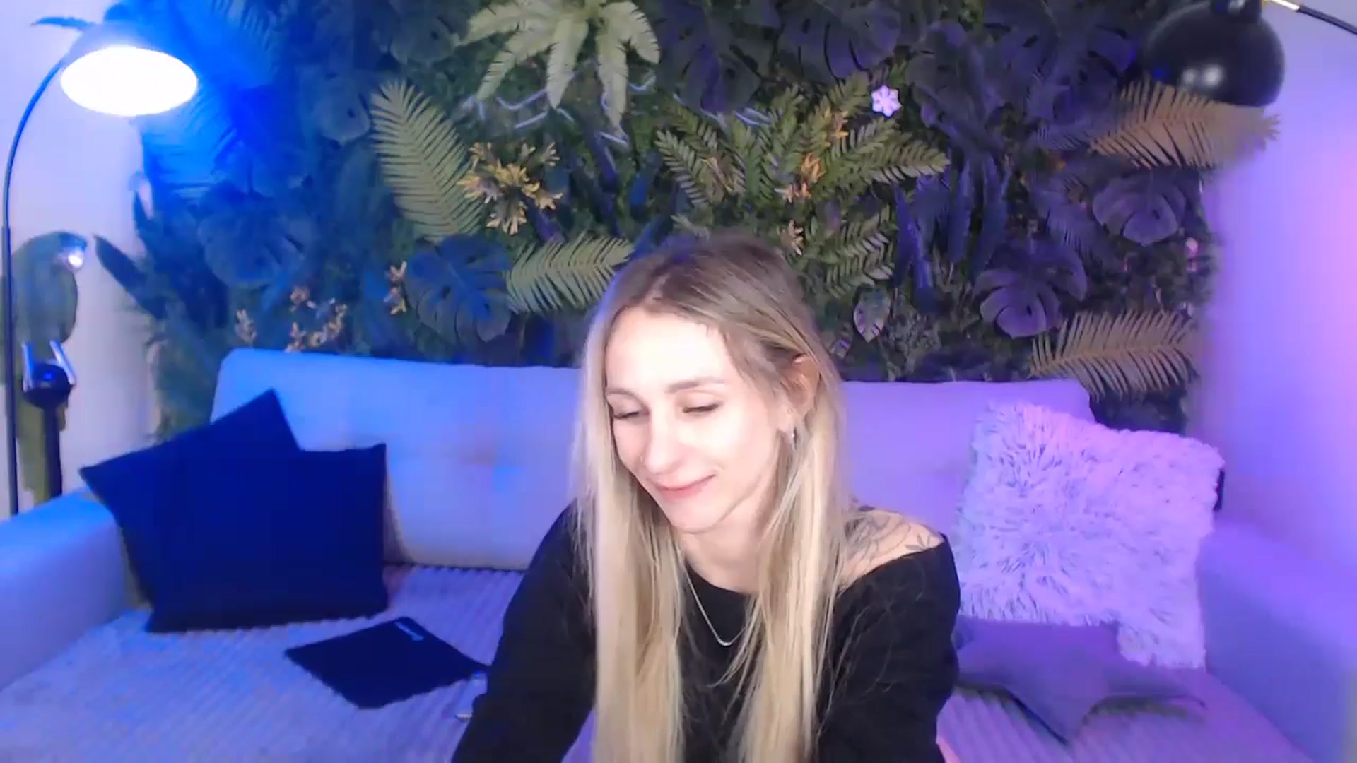 Gallery image thumbnail from Horny_Blond's myfreecams stream on, 11/23/2024, 11:21 image 3 of 20