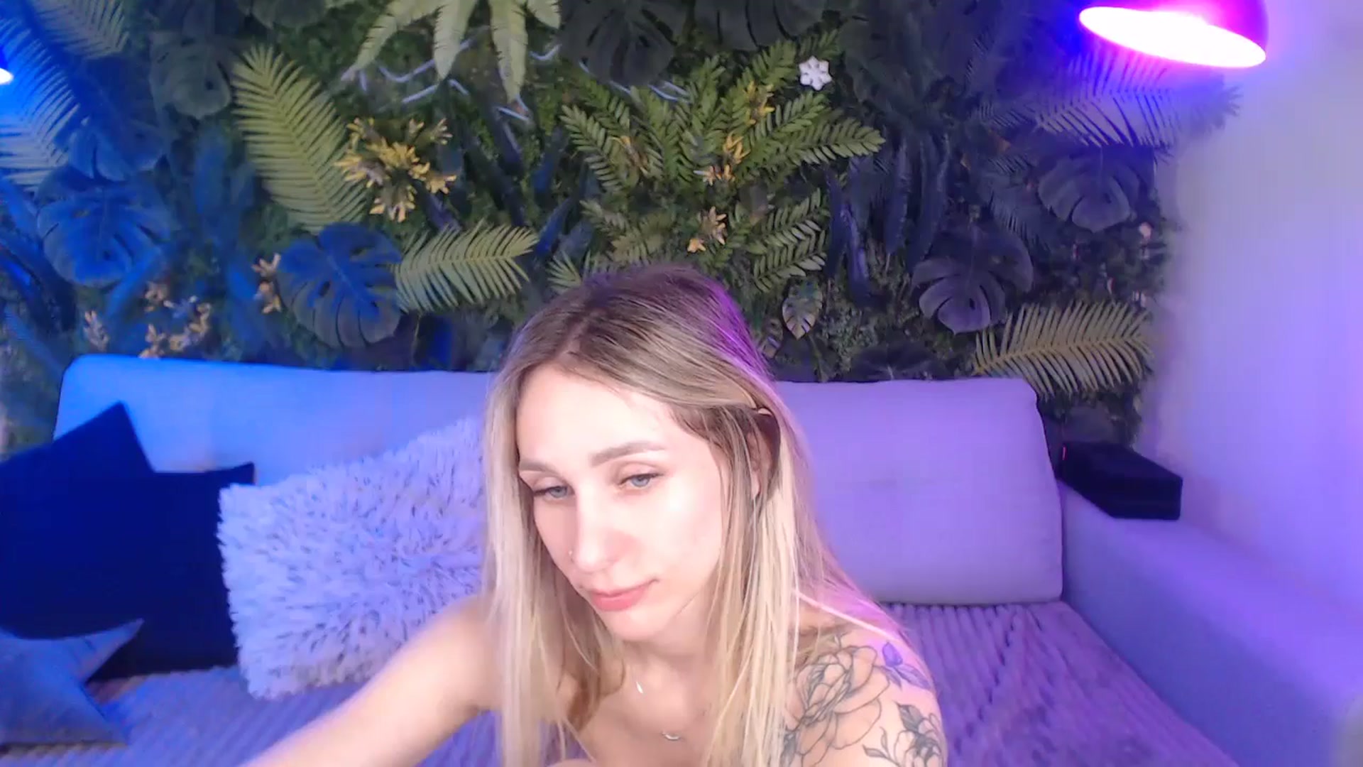 Gallery image thumbnail from Horny_Blond's myfreecams stream on, 11/23/2024, 15:05 image 9 of 20
