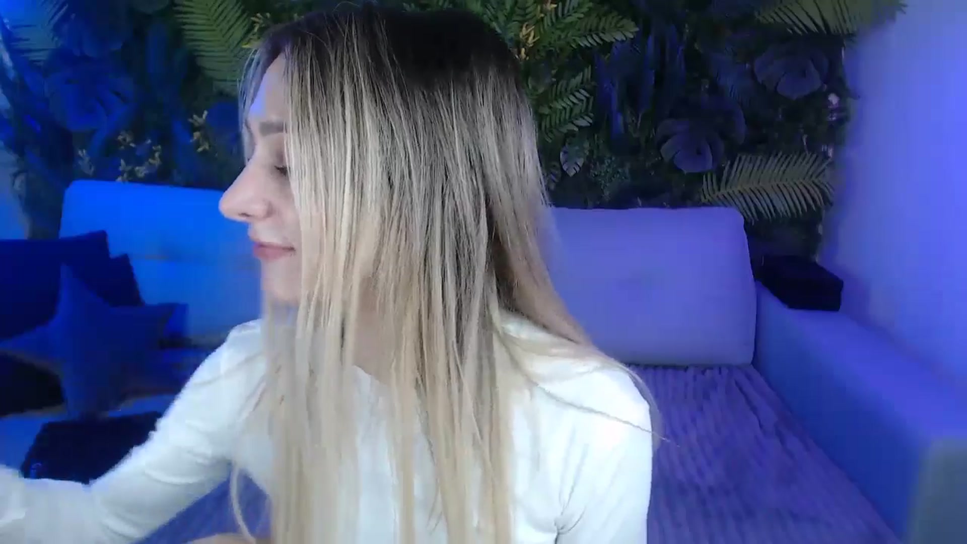 Gallery image thumbnail from Horny_Blond's myfreecams stream on, 11/26/2024, 12:35 image 6 of 20
