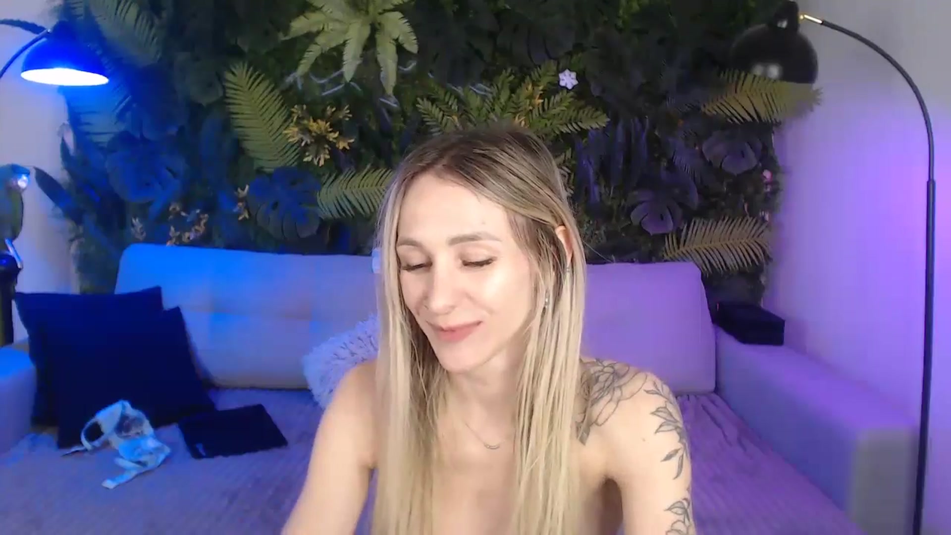 Gallery image thumbnail from Horny_Blond's myfreecams stream on, 11/26/2024, 13:34 image 7 of 20
