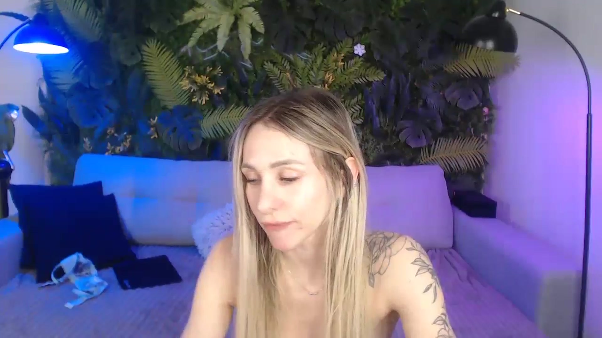 Gallery image thumbnail from Horny_Blond's myfreecams stream on, 11/26/2024, 13:34 image 6 of 20
