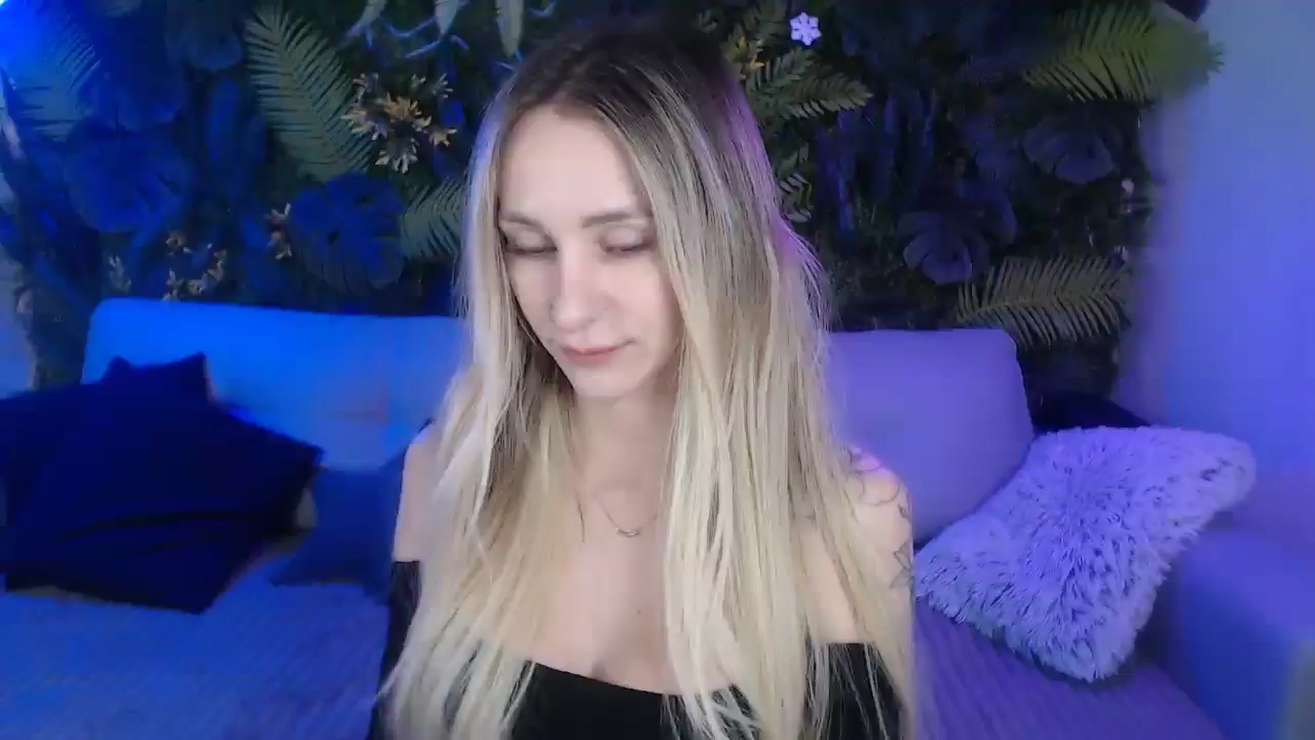 Gallery image thumbnail from Horny_Blond's myfreecams stream on, 11/29/2024, 09:22 image 1 of 20
