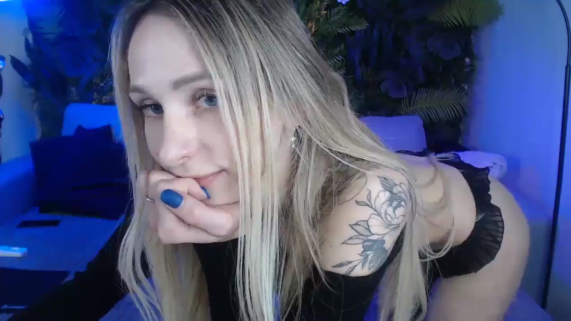 Gallery image thumbnail from Horny_Blond's myfreecams stream on, 11/29/2024, 10:00 image 15 of 20