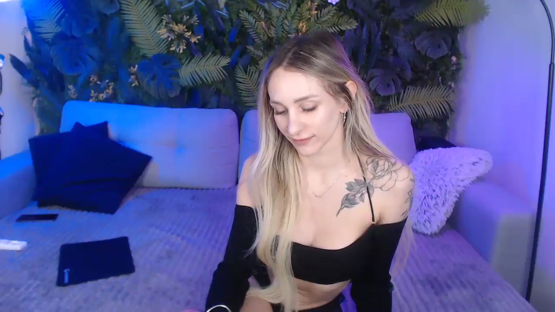 Gallery image thumbnail from Horny_Blond's myfreecams stream on, 11/29/2024, 10:00 image 13 of 20