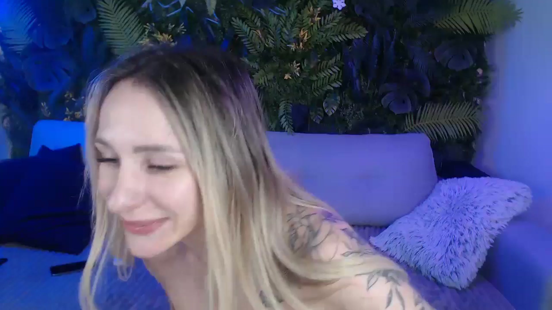 Gallery image thumbnail from Horny_Blond's myfreecams stream on, 11/29/2024, 12:18 image 8 of 20
