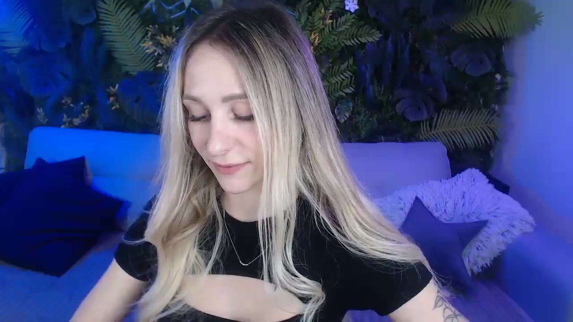 Gallery image thumbnail from Horny_Blond's myfreecams stream on, 11/30/2024, 09:24 image 11 of 20