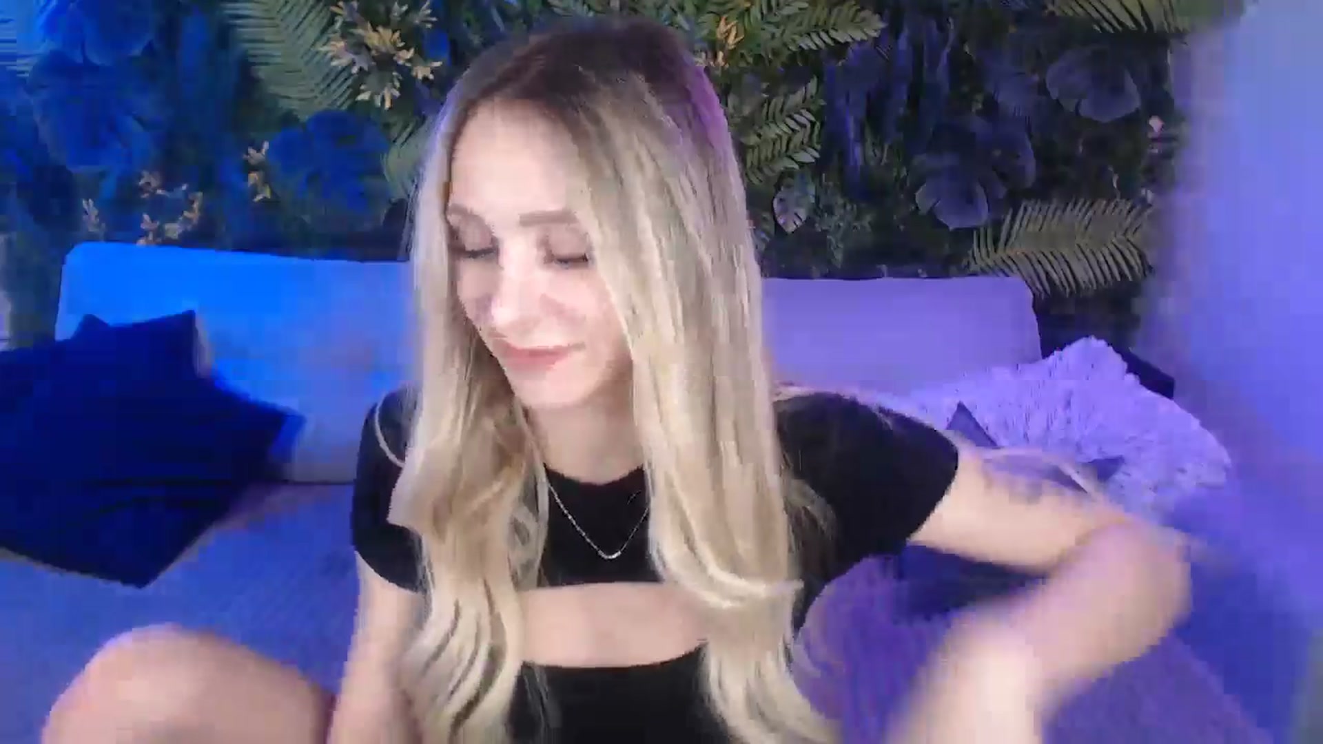 Gallery image thumbnail from Horny_Blond's myfreecams stream on, 11/30/2024, 09:24 image 6 of 20
