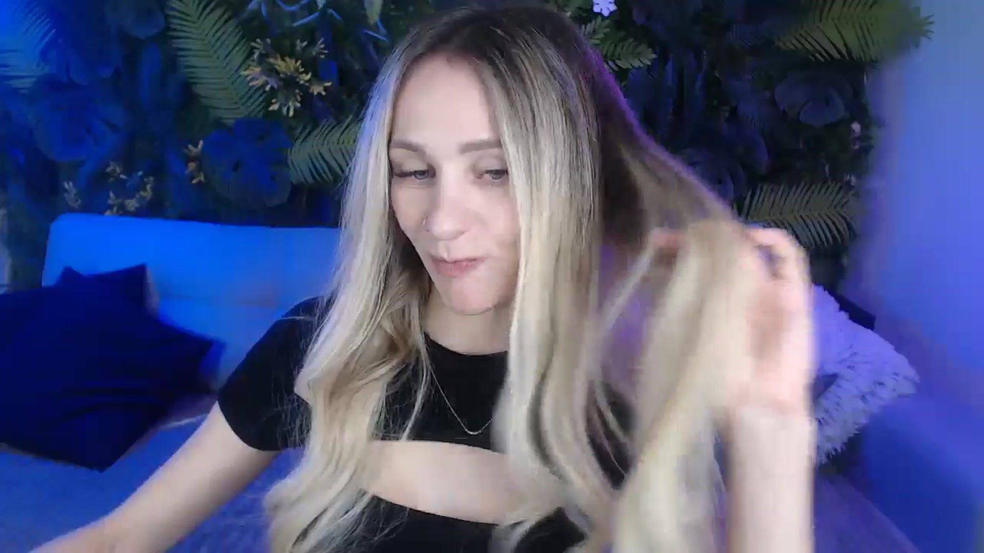 Gallery image thumbnail from Horny_Blond's myfreecams stream on, 11/30/2024, 09:24 image 15 of 20