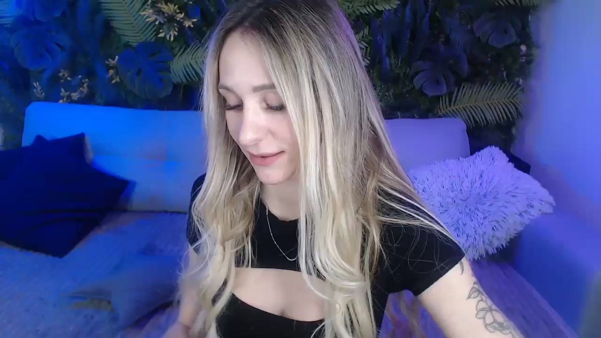 Gallery image thumbnail from Horny_Blond's myfreecams stream on, 11/30/2024, 09:57 image 8 of 20