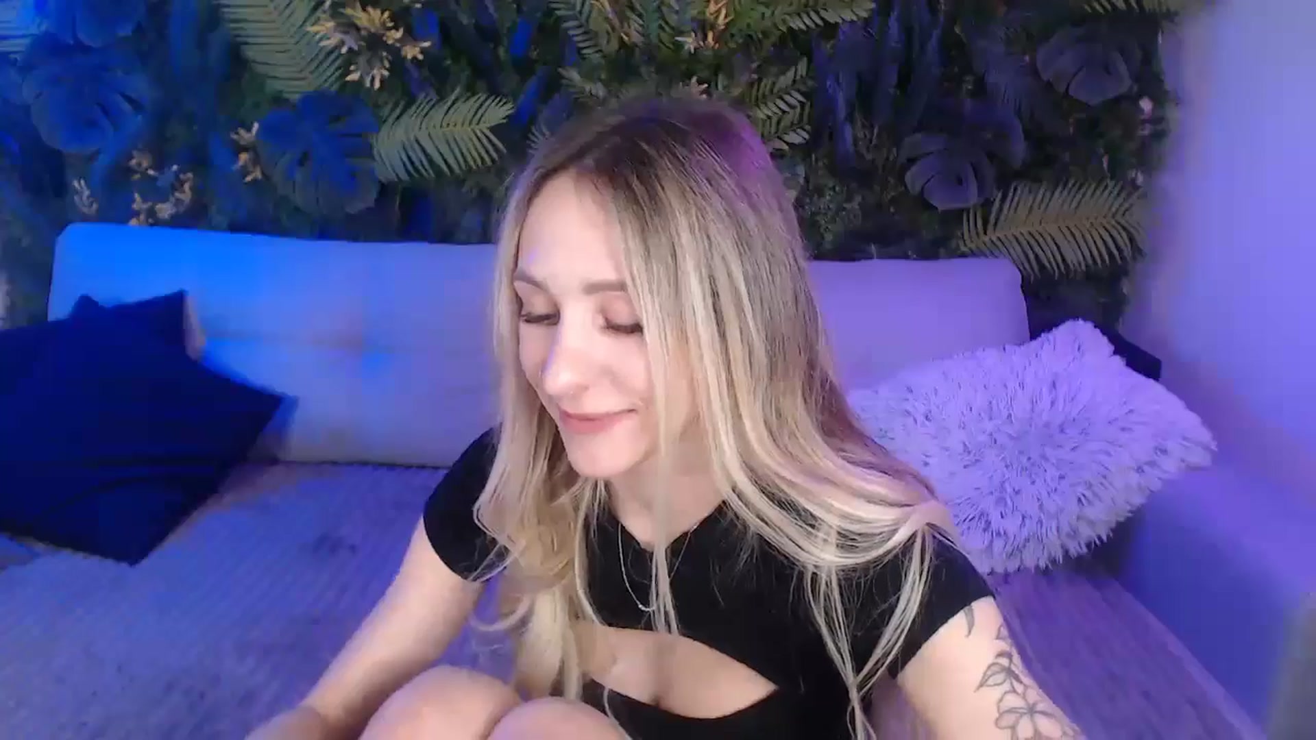 Gallery image thumbnail from Horny_Blond's myfreecams stream on, 11/30/2024, 09:57 image 13 of 20