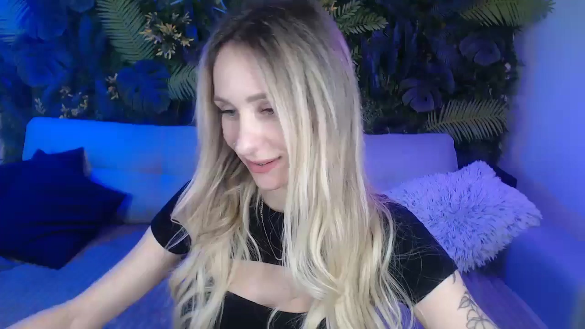 Gallery image thumbnail from Horny_Blond's myfreecams stream on, 11/30/2024, 09:57 image 14 of 20