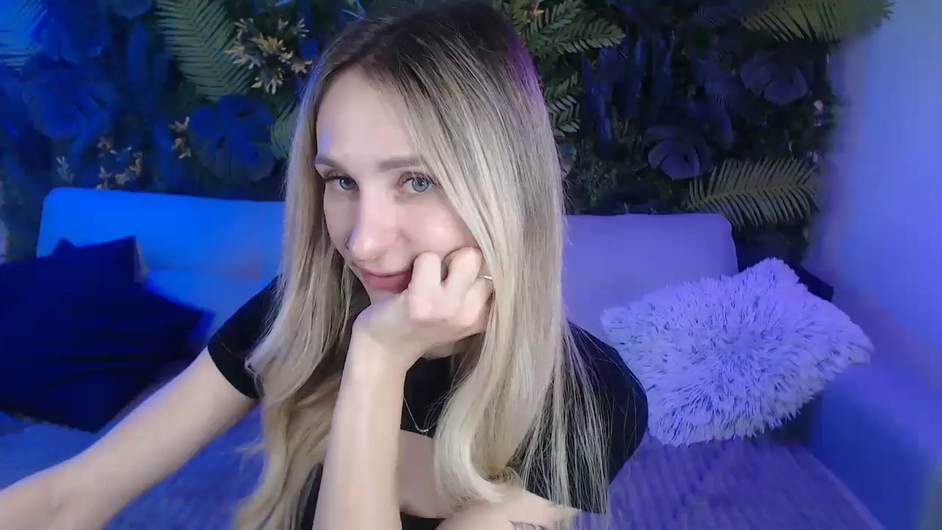 Gallery image thumbnail from Horny_Blond's myfreecams stream on, 11/30/2024, 10:20 image 4 of 20