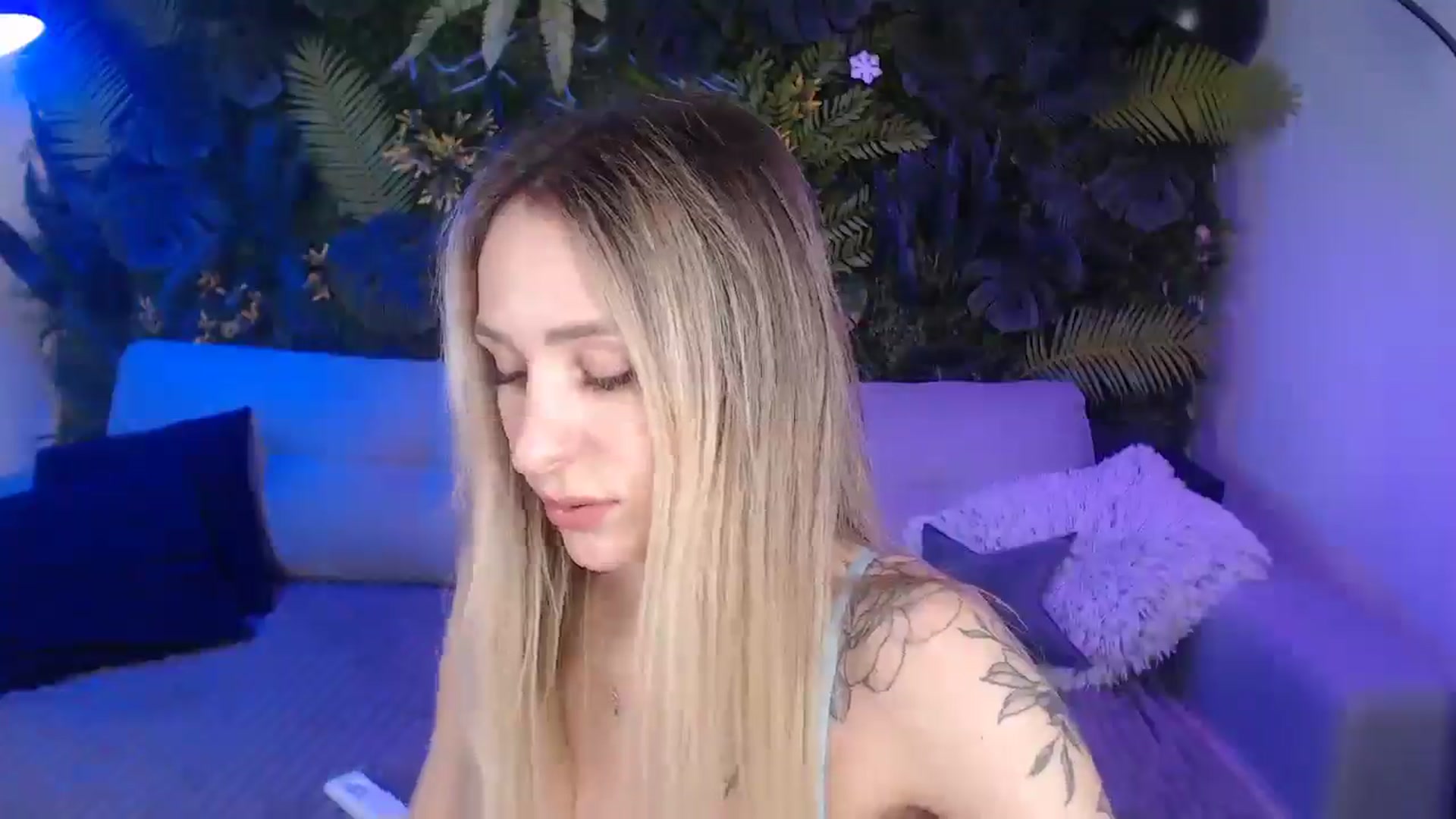 Gallery image thumbnail from Horny_Blond's myfreecams stream on, 12/02/2024, 09:35 image 18 of 20