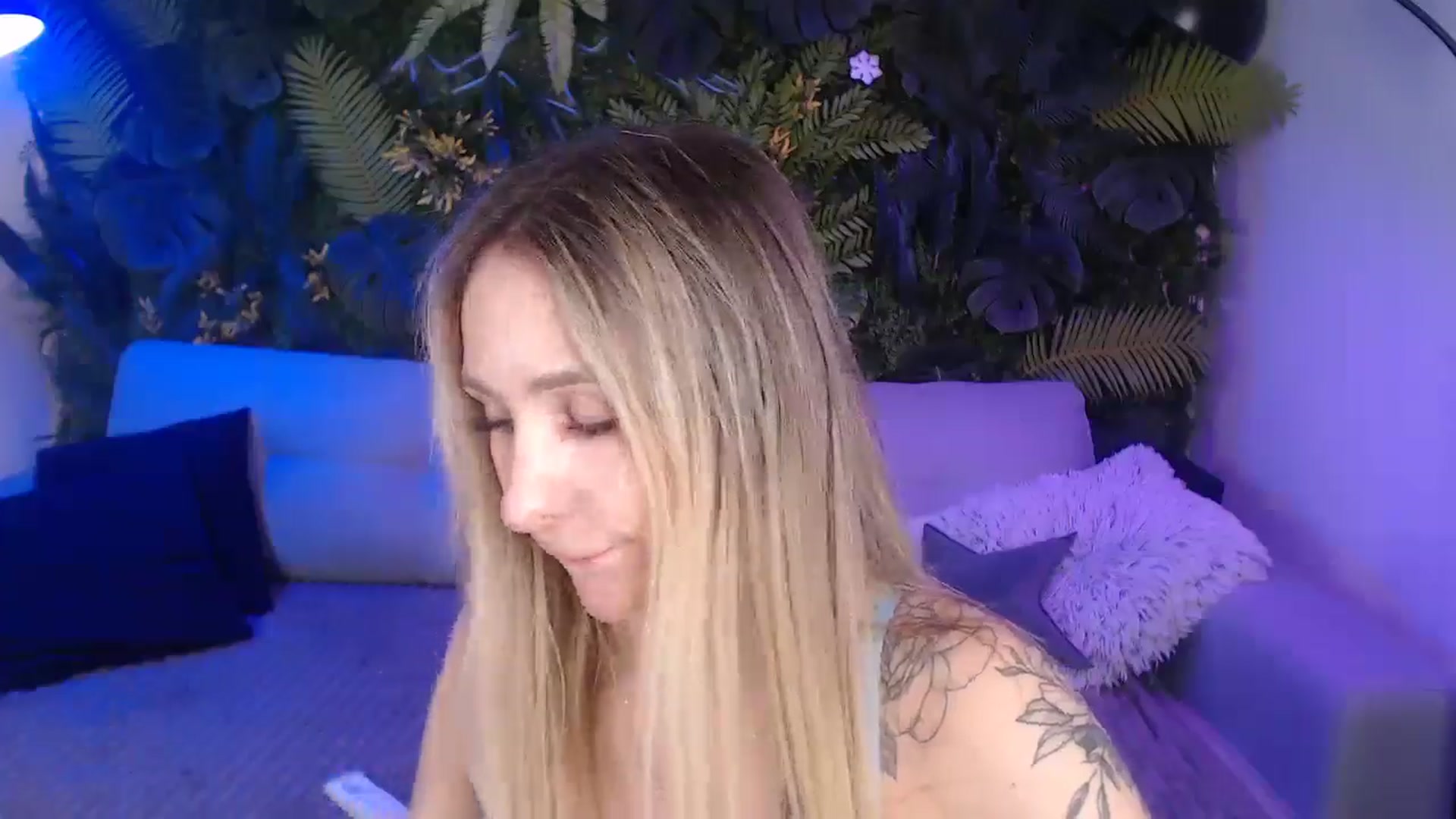 Gallery image thumbnail from Horny_Blond's myfreecams stream on, 12/02/2024, 09:35 image 17 of 20
