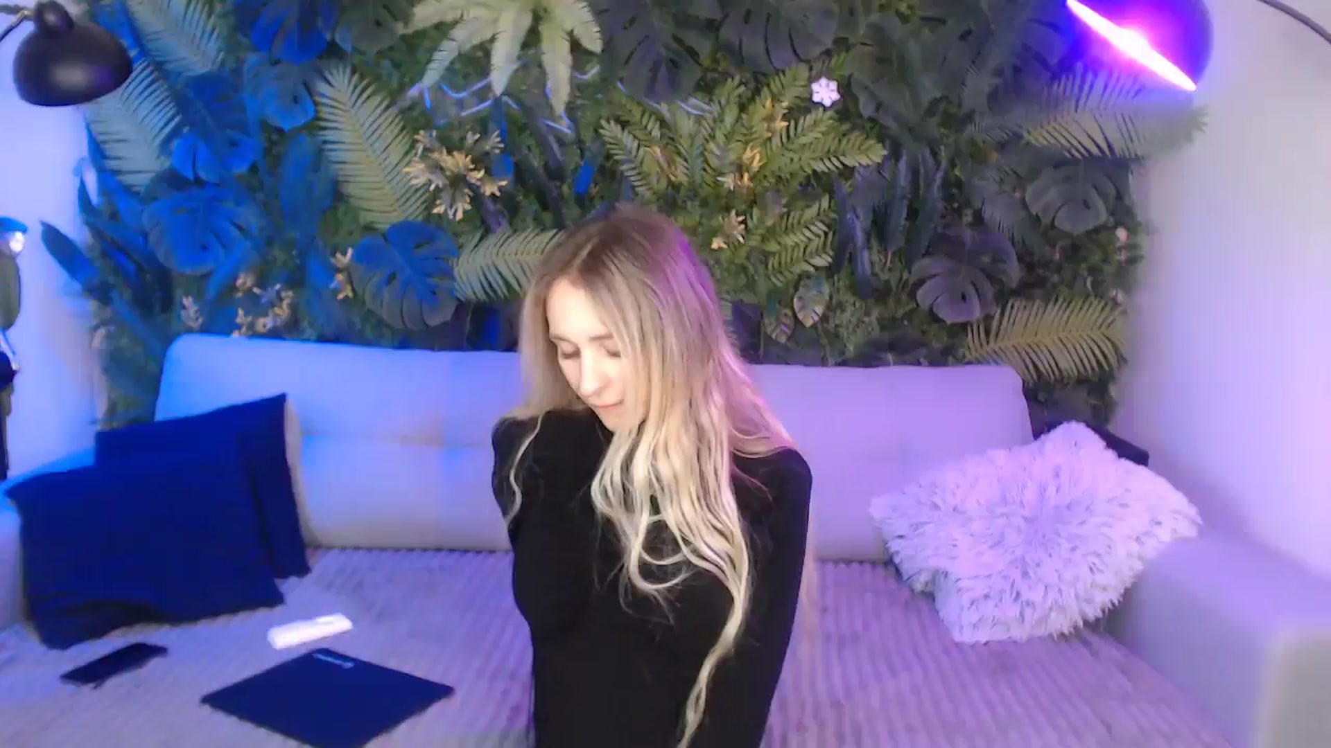 Gallery image thumbnail from Horny_Blond's myfreecams stream on, 12/03/2024, 09:59 image 13 of 20