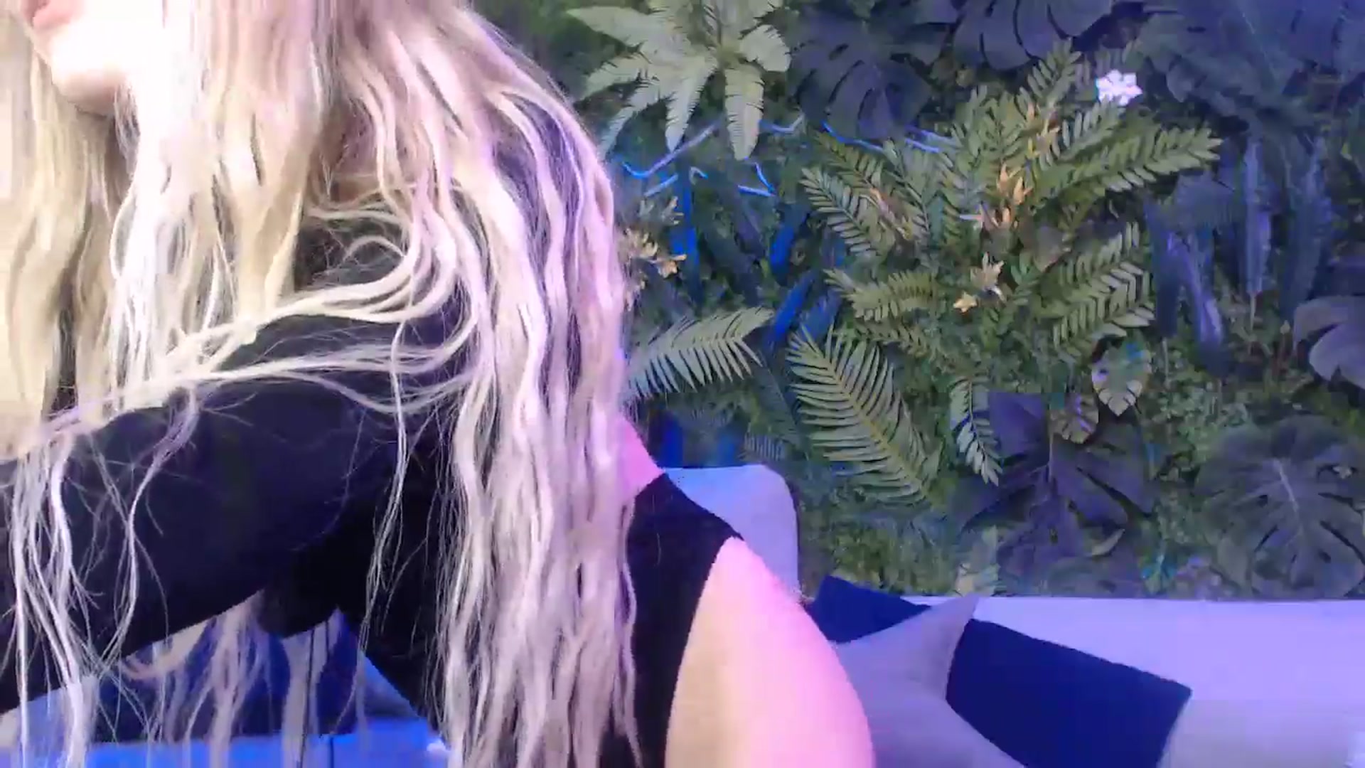 Gallery image thumbnail from Horny_Blond's myfreecams stream on, 12/03/2024, 11:30 image 7 of 20