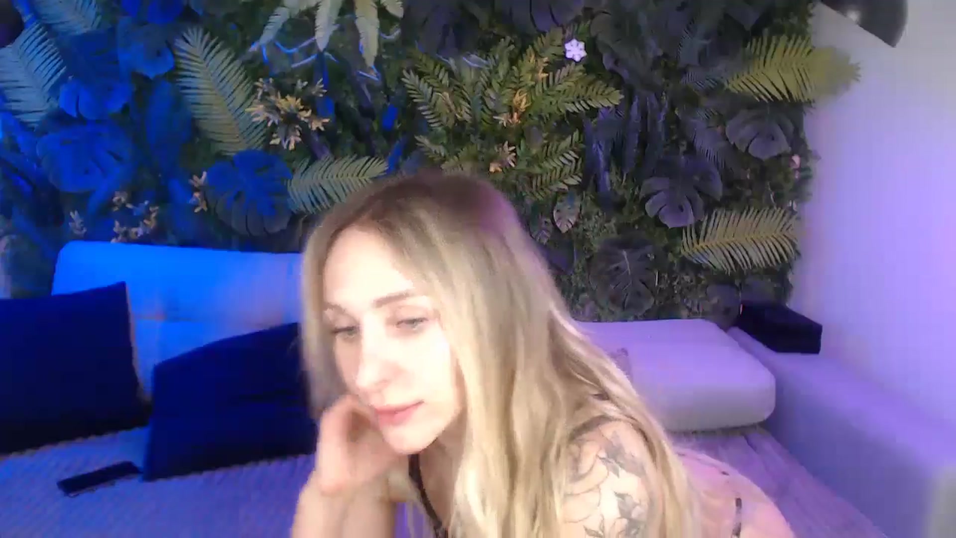 Gallery image thumbnail from Horny_Blond's myfreecams stream on, 12/03/2024, 14:05 image 15 of 20