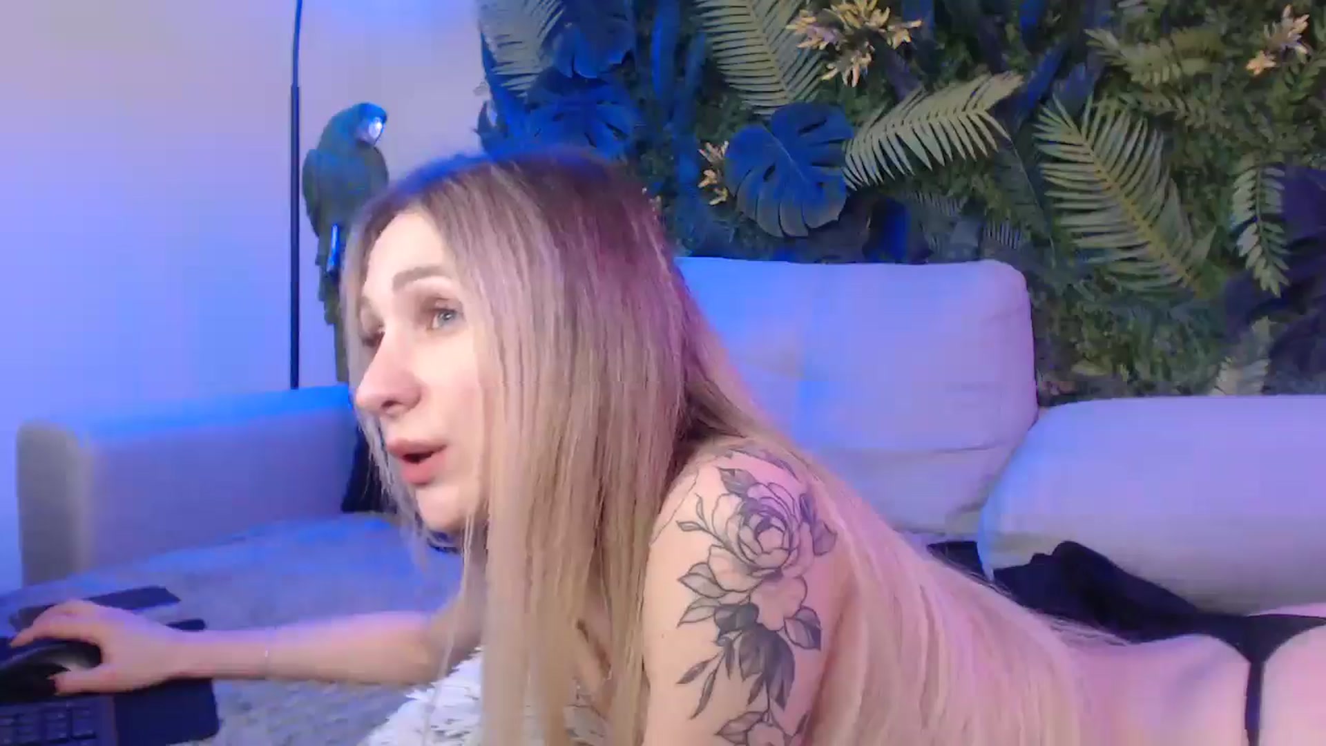 Gallery image thumbnail from Horny_Blond's myfreecams stream on, 12/06/2024, 14:02 image 12 of 20