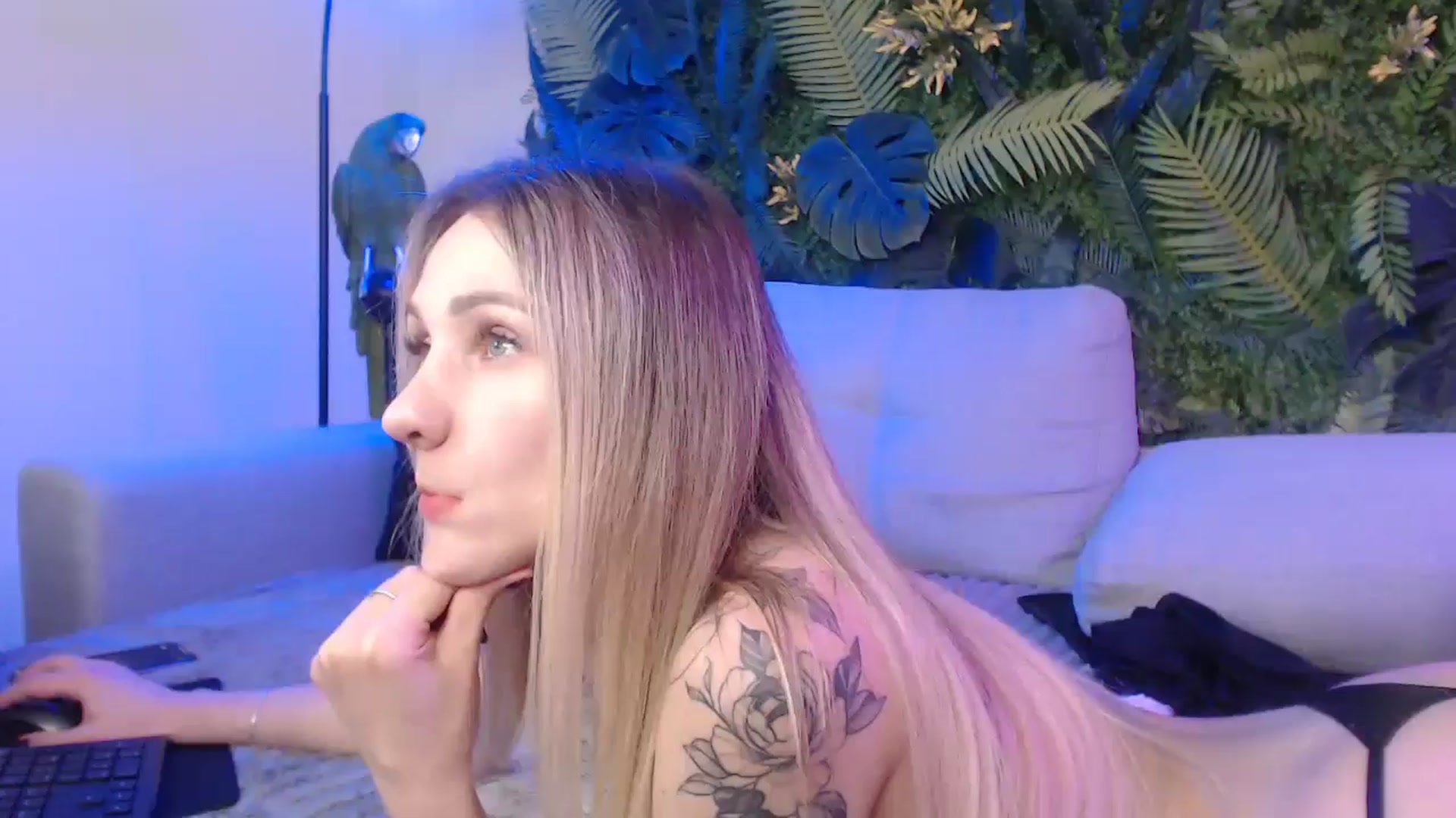 Gallery image thumbnail from Horny_Blond's myfreecams stream on, 12/06/2024, 14:02 image 13 of 20