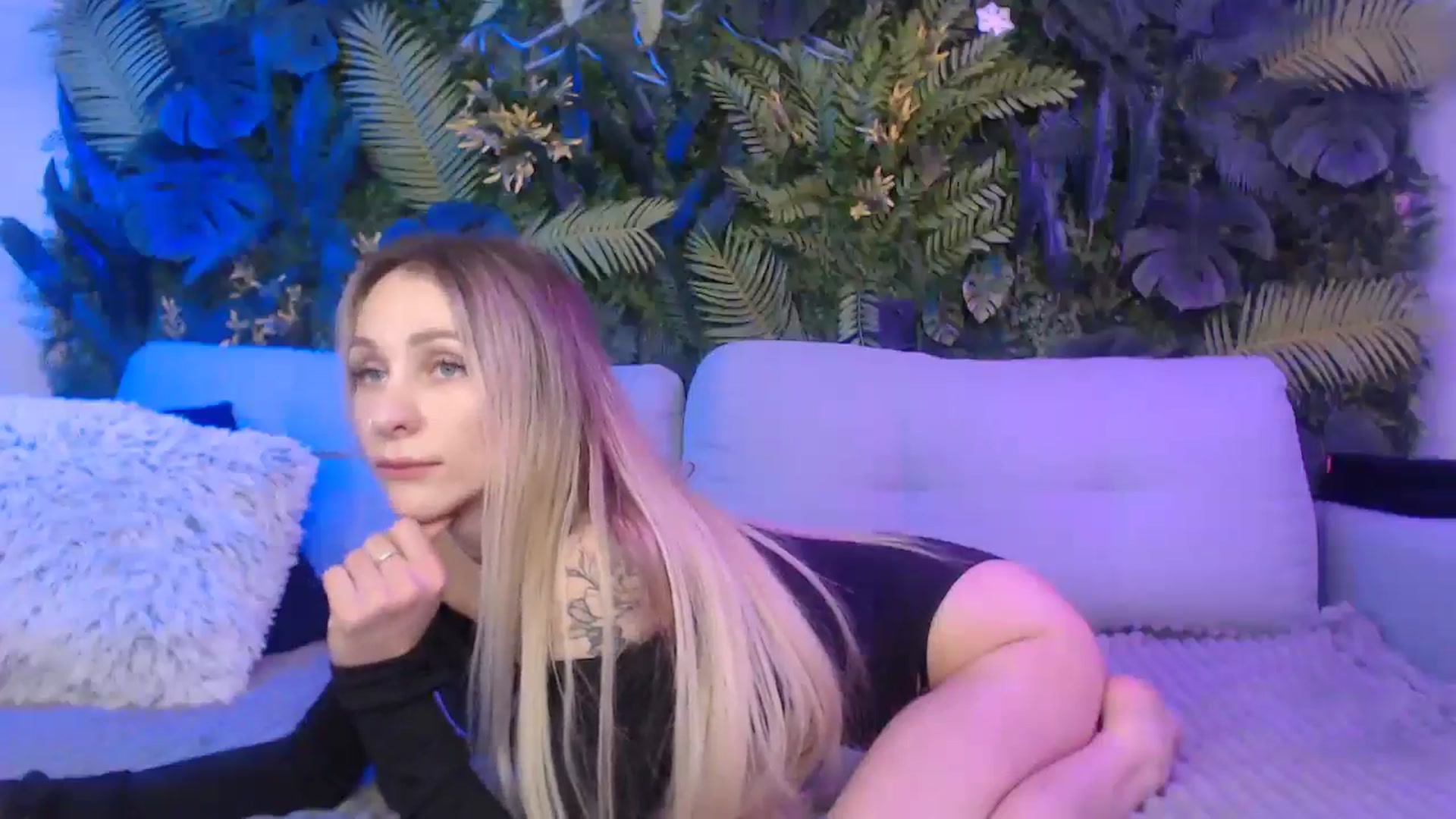 Gallery image thumbnail from Horny_Blond's myfreecams stream on, 12/06/2024, 14:45 image 12 of 20