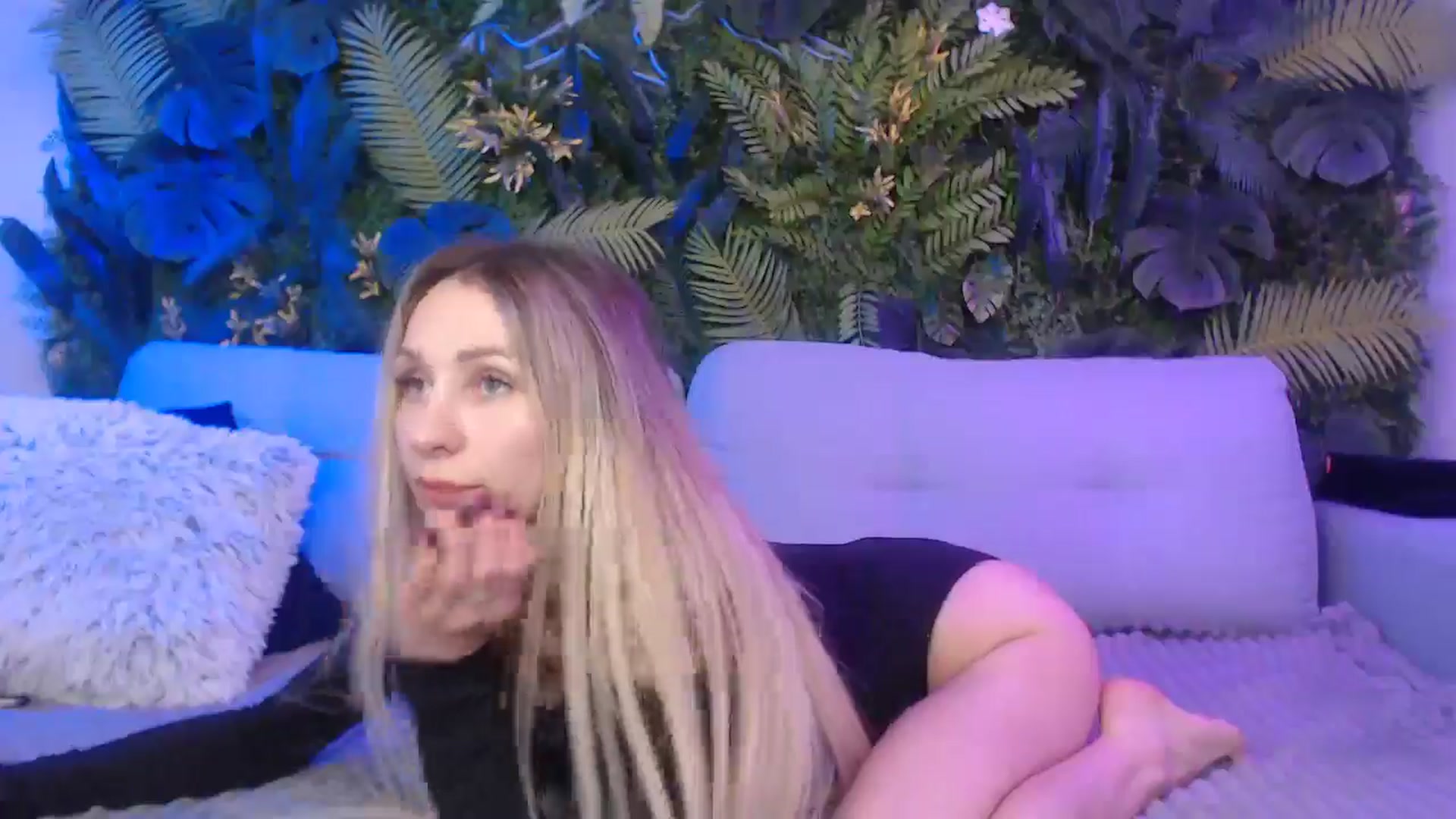 Gallery image thumbnail from Horny_Blond's myfreecams stream on, 12/06/2024, 14:45 image 14 of 20