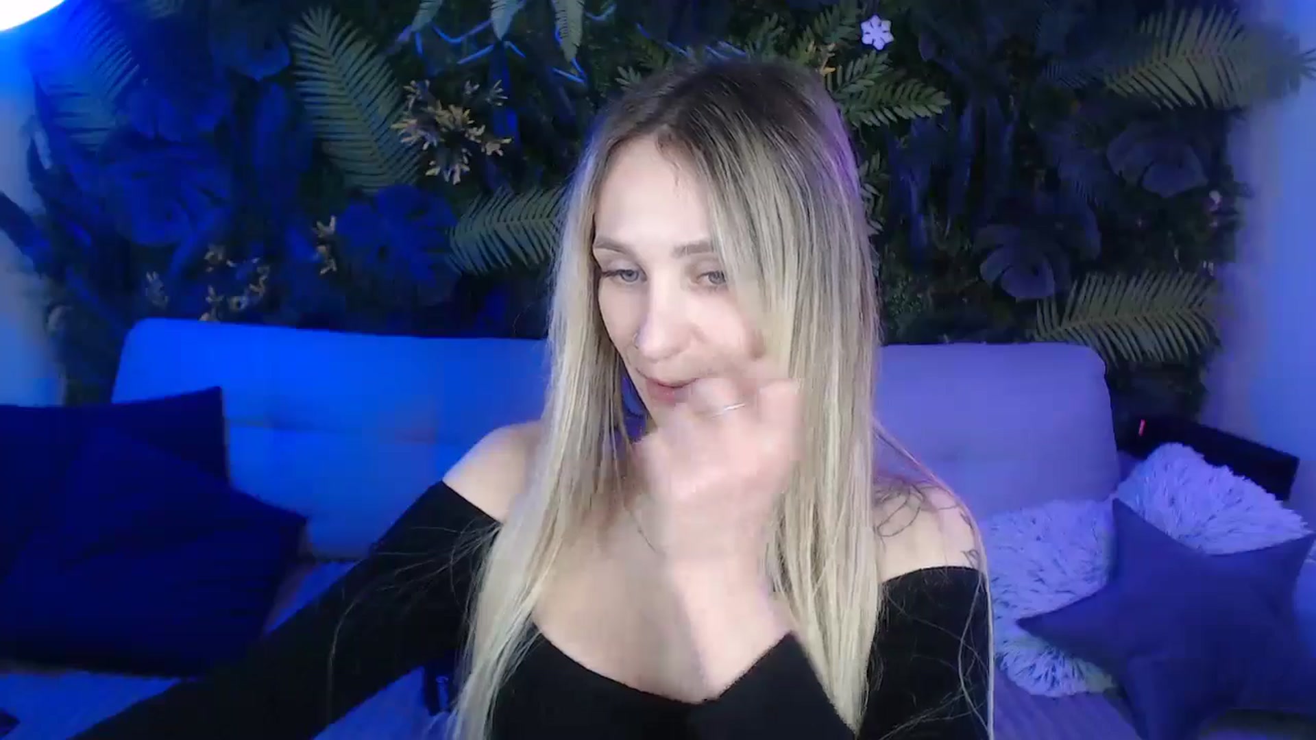 Gallery image thumbnail from Horny_Blond's myfreecams stream on, 12/08/2024, 11:57 image 19 of 20