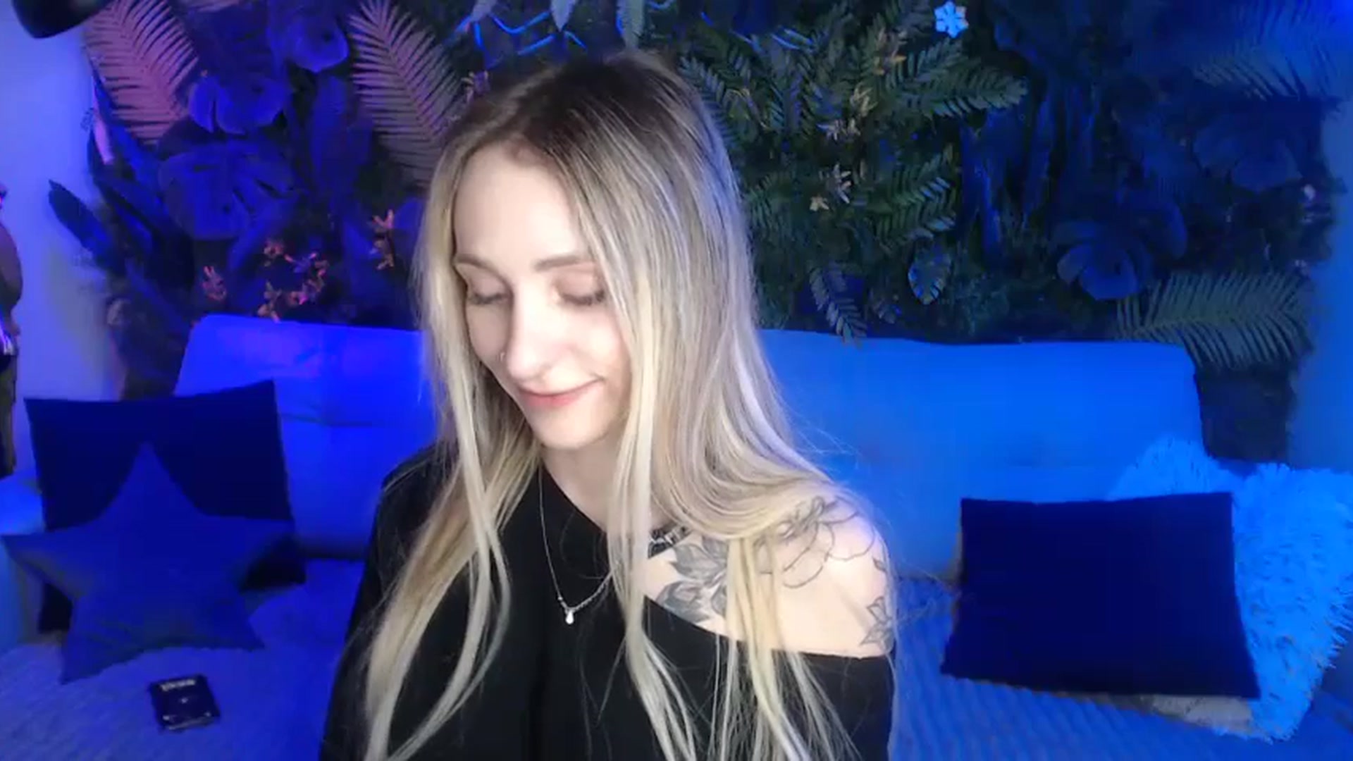 Gallery image thumbnail from Horny_Blond's myfreecams stream on, 12/09/2024, 12:12 image 8 of 20