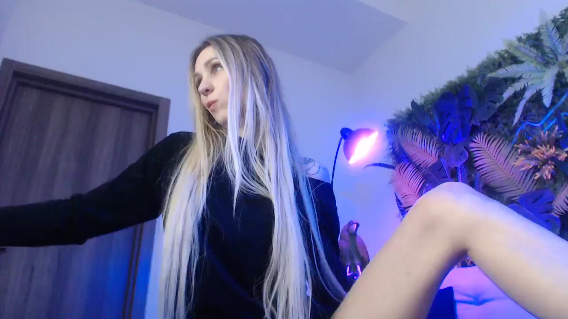 Gallery image thumbnail from Horny_Blond's myfreecams stream on, 12/09/2024, 13:35 image 14 of 20