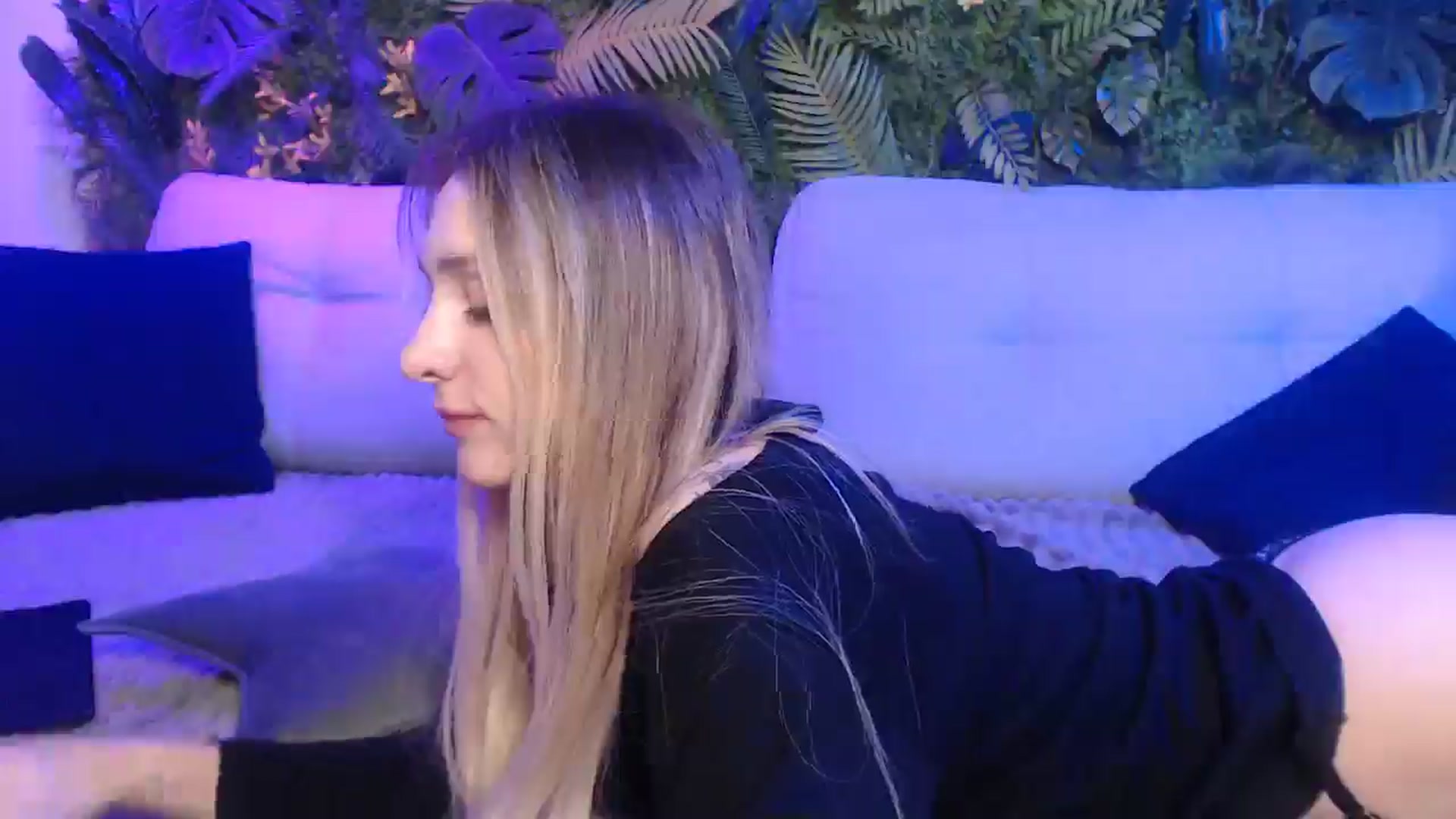 Gallery image thumbnail from Horny_Blond's myfreecams stream on, 12/09/2024, 13:58 image 14 of 20