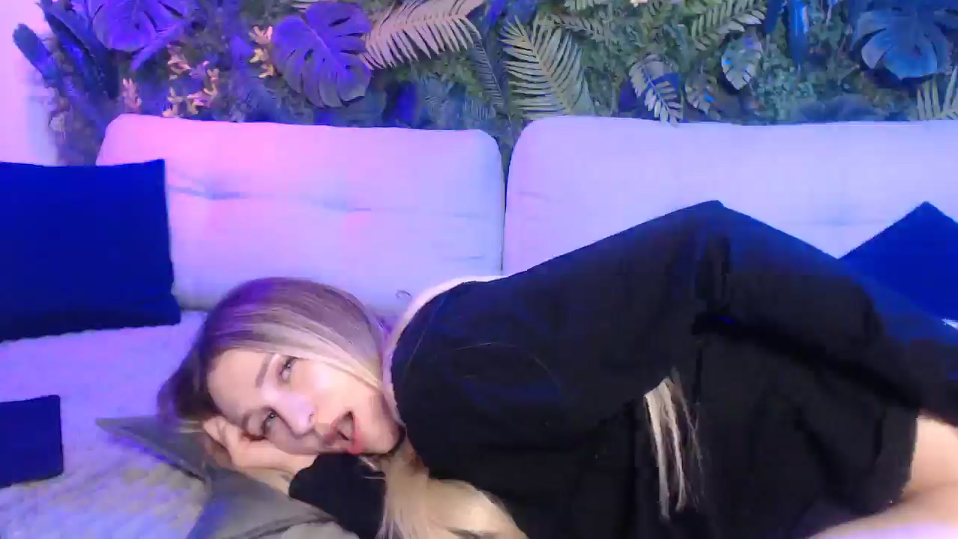 Gallery image thumbnail from Horny_Blond's myfreecams stream on, 12/09/2024, 13:58 image 12 of 20