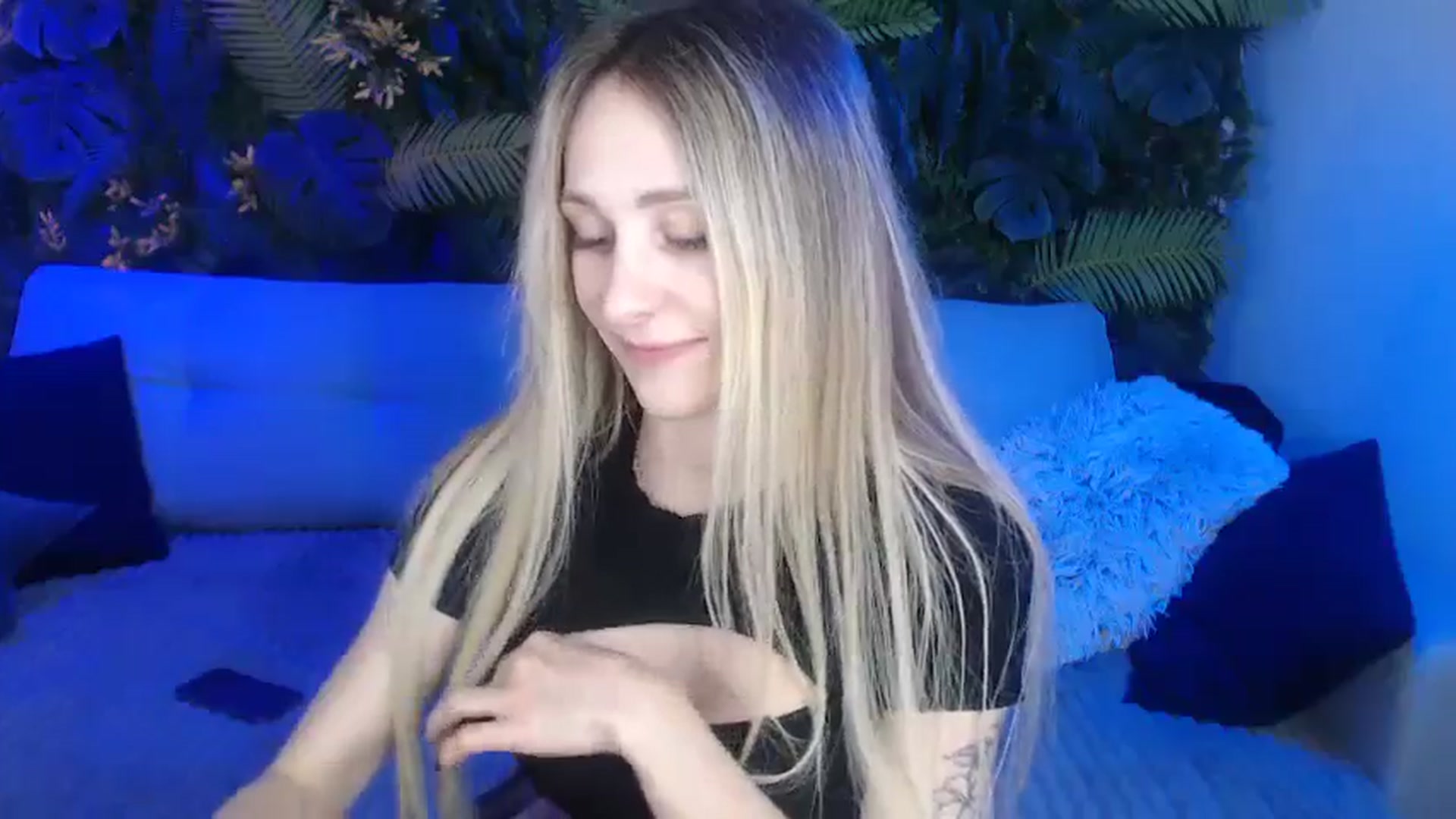 Gallery image thumbnail from Horny_Blond's myfreecams stream on, 12/11/2024, 10:14 image 8 of 20
