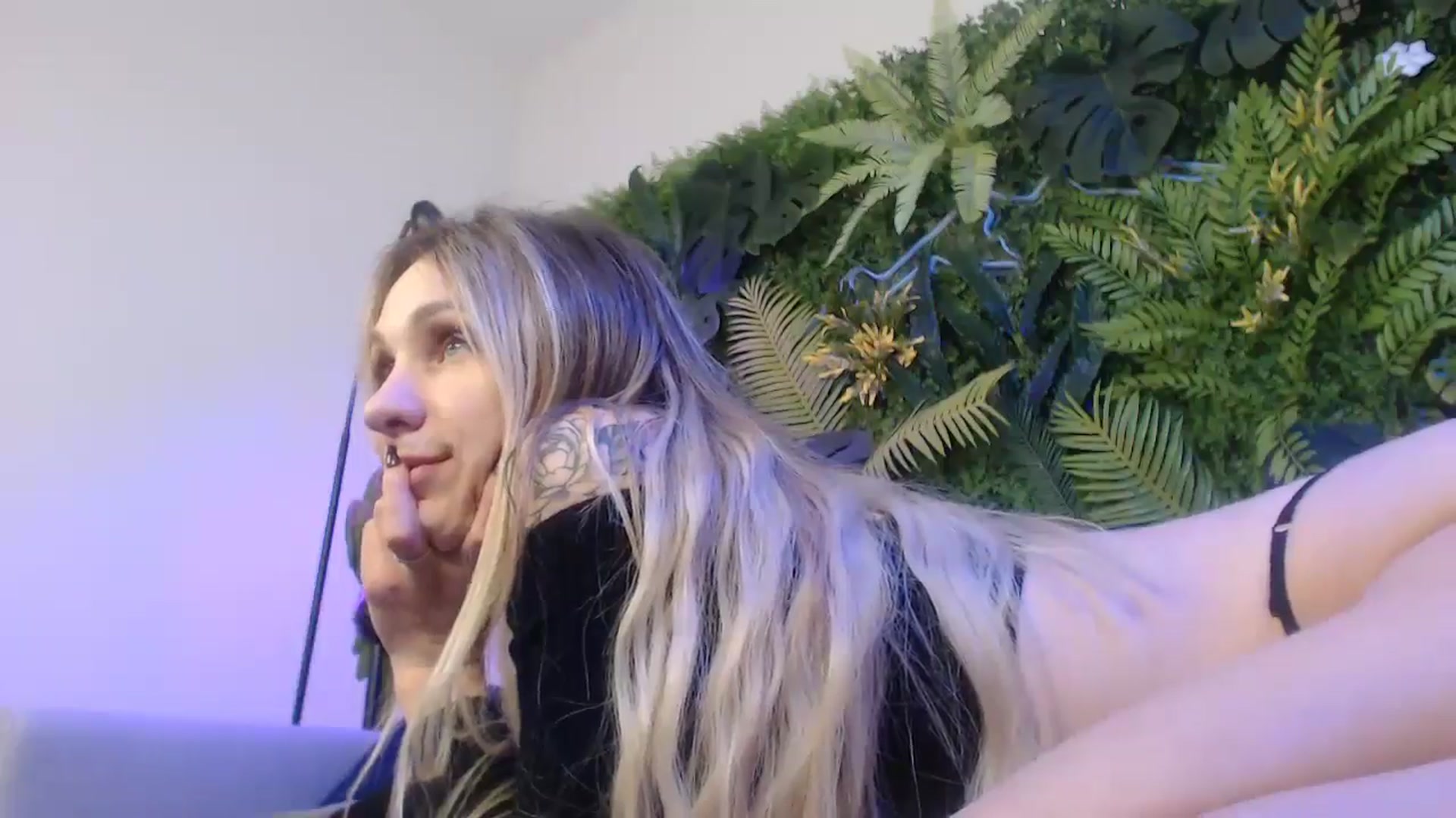 Gallery image thumbnail from Horny_Blond's myfreecams stream on, 12/13/2024, 10:45 image 10 of 20