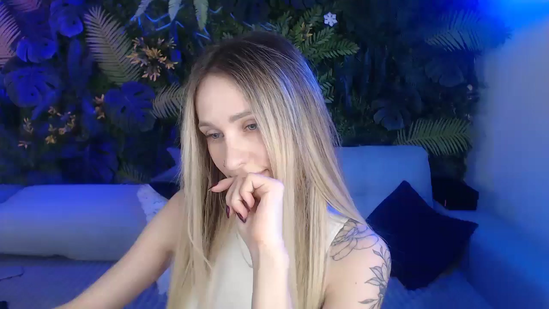 Gallery image thumbnail from Horny_Blond's myfreecams stream on, 12/14/2024, 10:06 image 9 of 20
