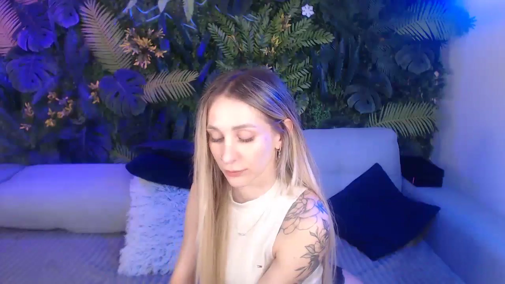 Gallery image thumbnail from Horny_Blond's myfreecams stream on, 12/14/2024, 10:23 image 5 of 20