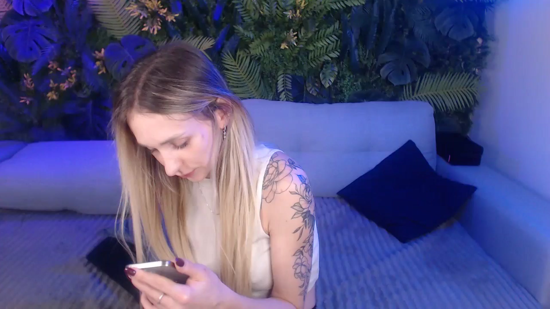 Gallery image thumbnail from Horny_Blond's myfreecams stream on, 12/14/2024, 10:23 image 20 of 20