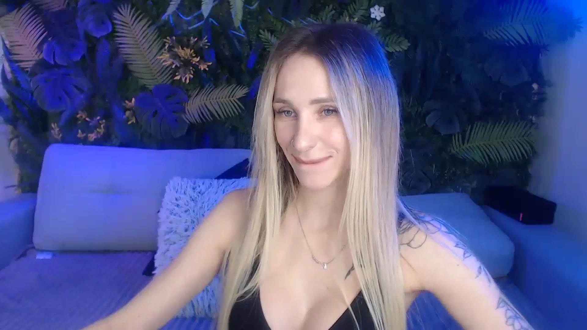 Gallery image thumbnail from Horny_Blond's myfreecams stream on, 12/15/2024, 10:23 image 2 of 20