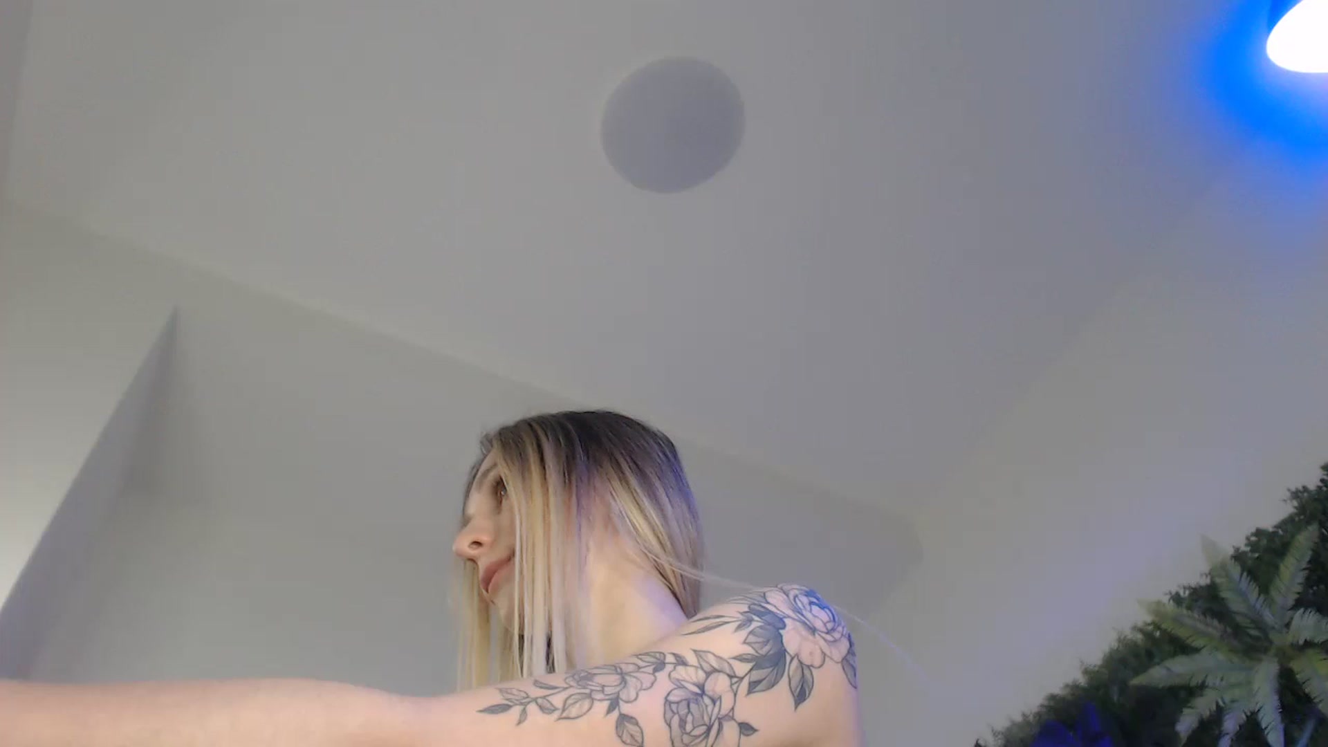 Gallery image thumbnail from Horny_Blond's myfreecams stream on, 12/18/2024, 13:43 image 17 of 20