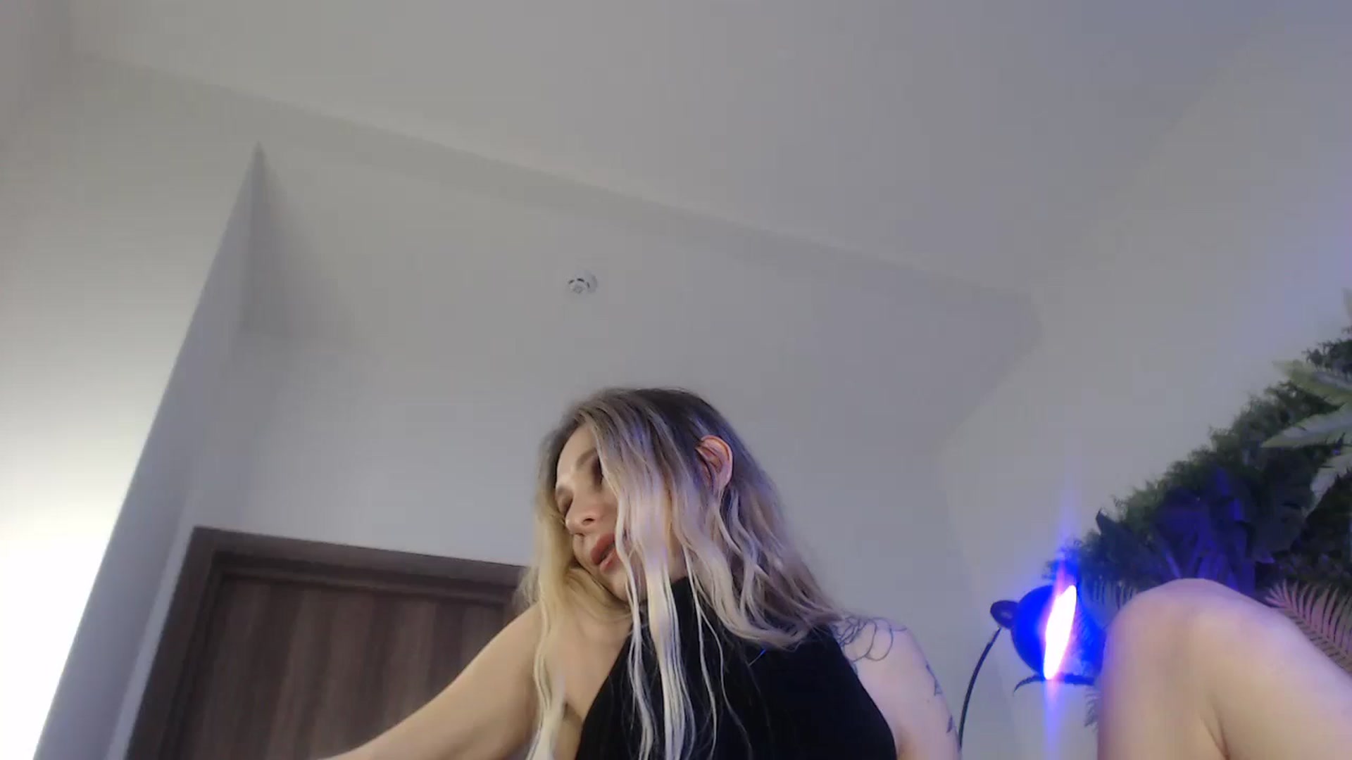 Gallery image thumbnail from Horny_Blond's myfreecams stream on, 12/21/2024, 11:30 image 9 of 20