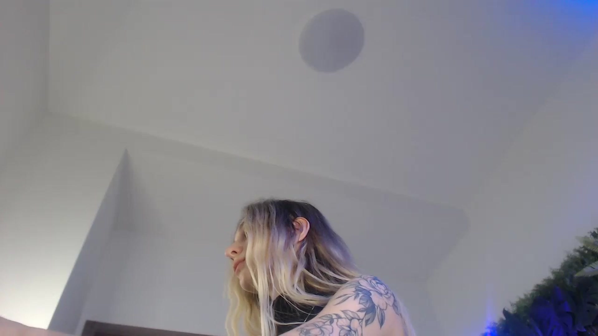 Gallery image thumbnail from Horny_Blond's myfreecams stream on, 12/21/2024, 11:30 image 5 of 20