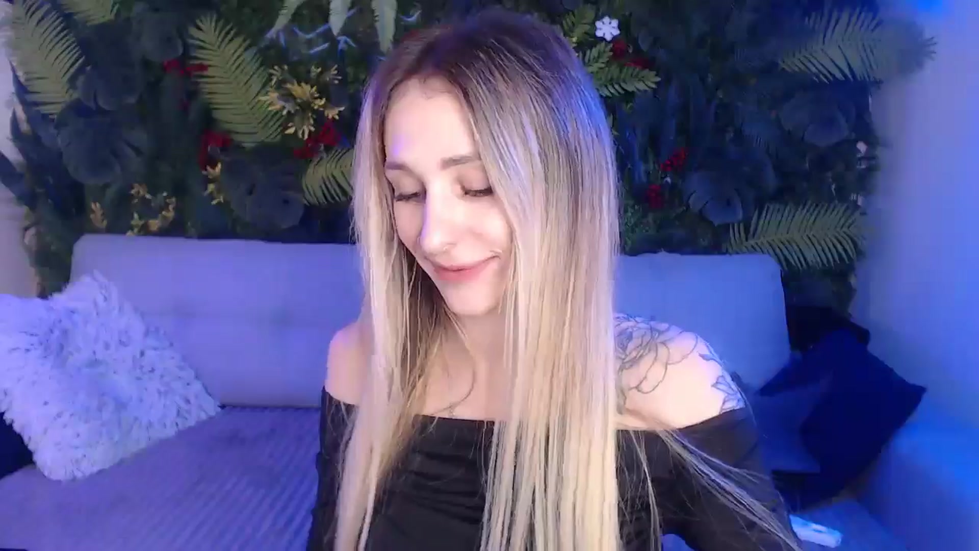 Gallery image thumbnail from Horny_Blond's myfreecams stream on, 12/24/2024, 11:07 image 6 of 20