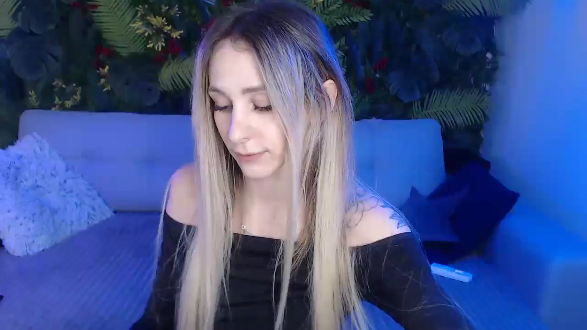 Gallery image thumbnail from Horny_Blond's myfreecams stream on, 12/24/2024, 11:07 image 1 of 20