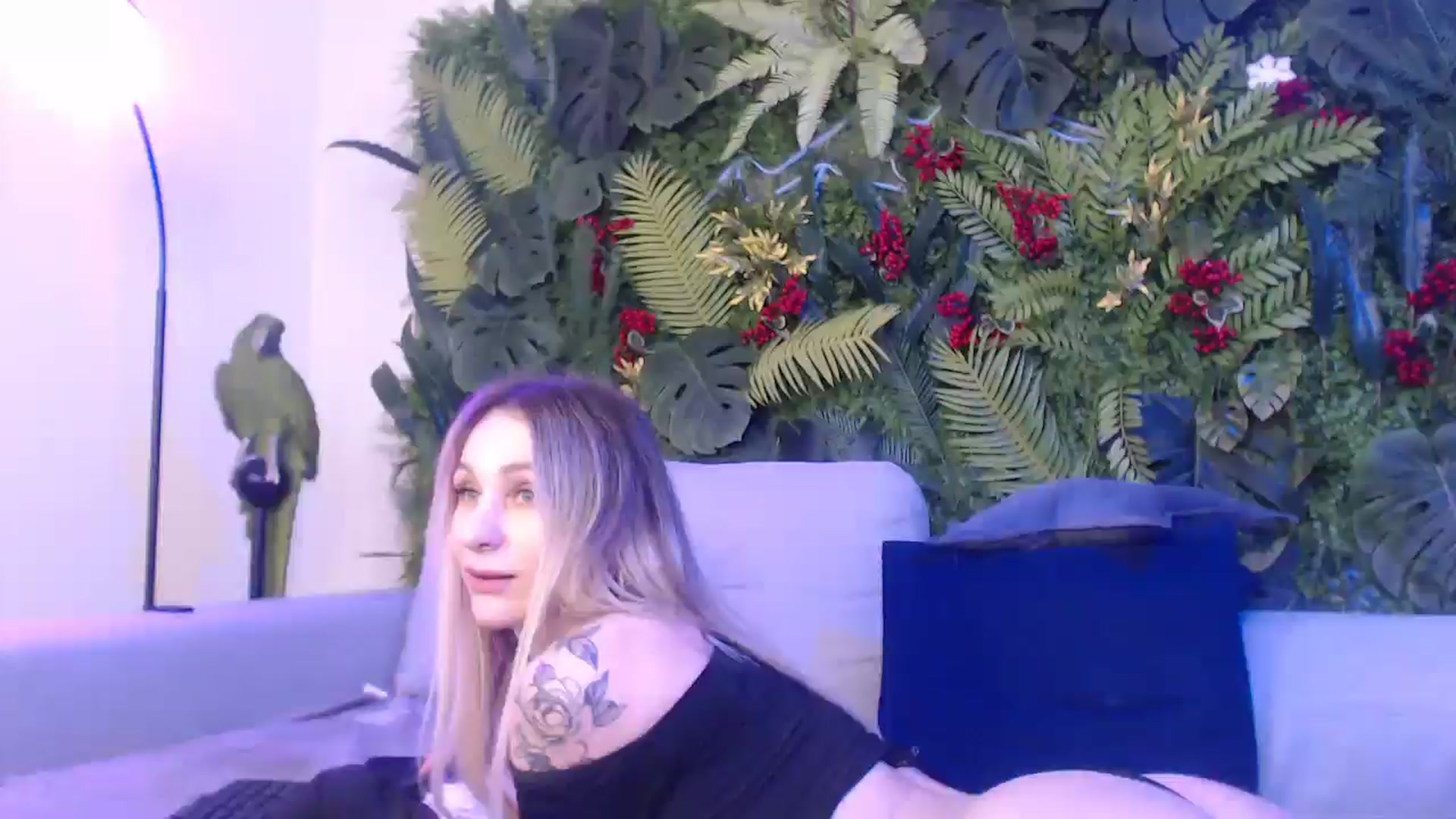 Gallery image thumbnail from Horny_Blond's myfreecams stream on, 12/24/2024, 11:31 image 19 of 20