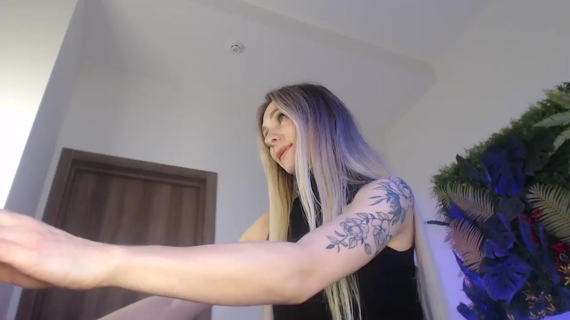 Gallery image thumbnail from Horny_Blond's myfreecams stream on, 12/25/2024, 12:26 image 19 of 20
