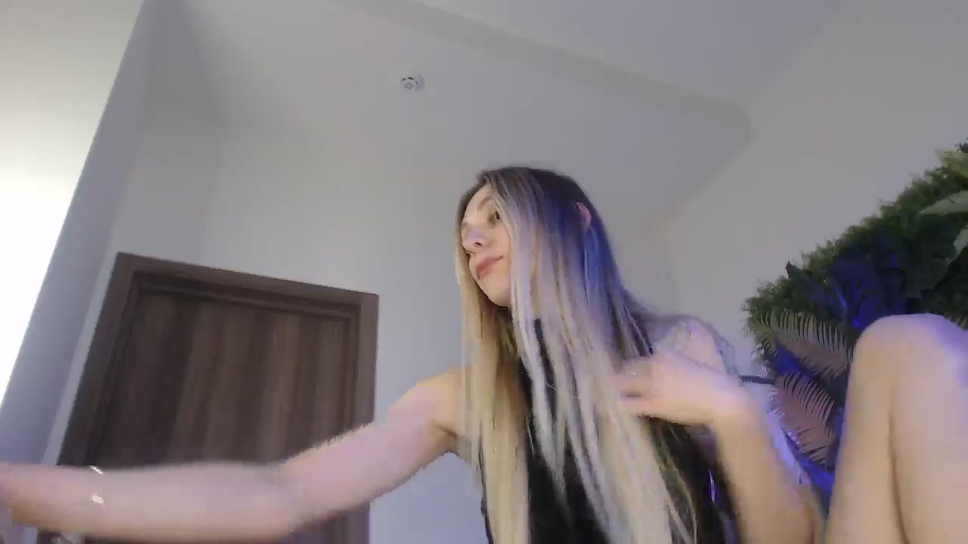 Gallery image thumbnail from Horny_Blond's myfreecams stream on, 12/25/2024, 12:52 image 19 of 20